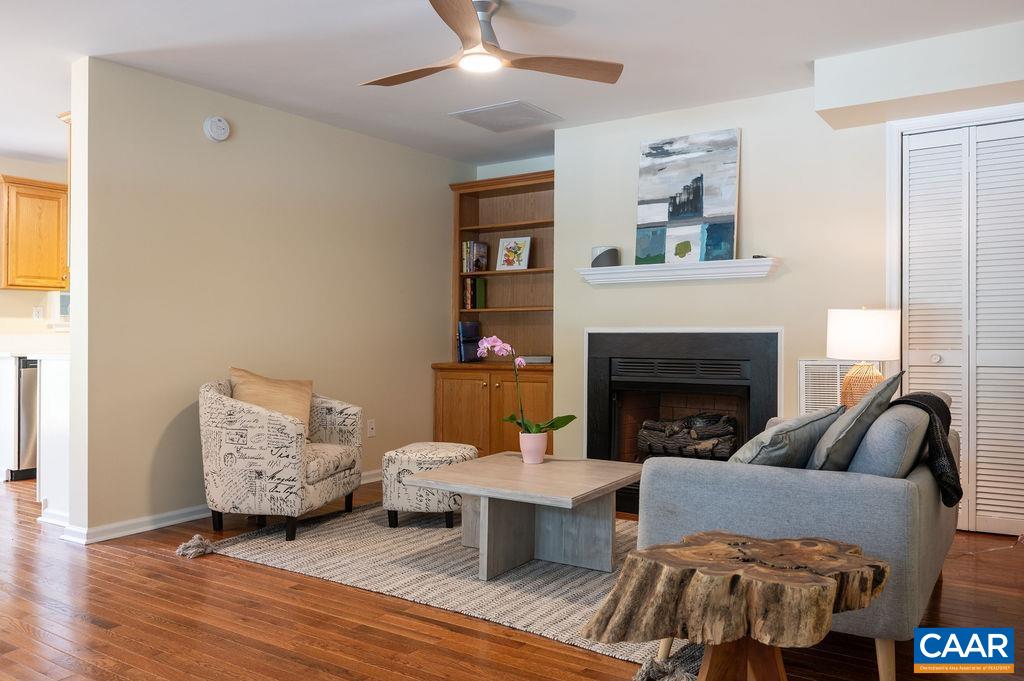121 SUNDROPS CT