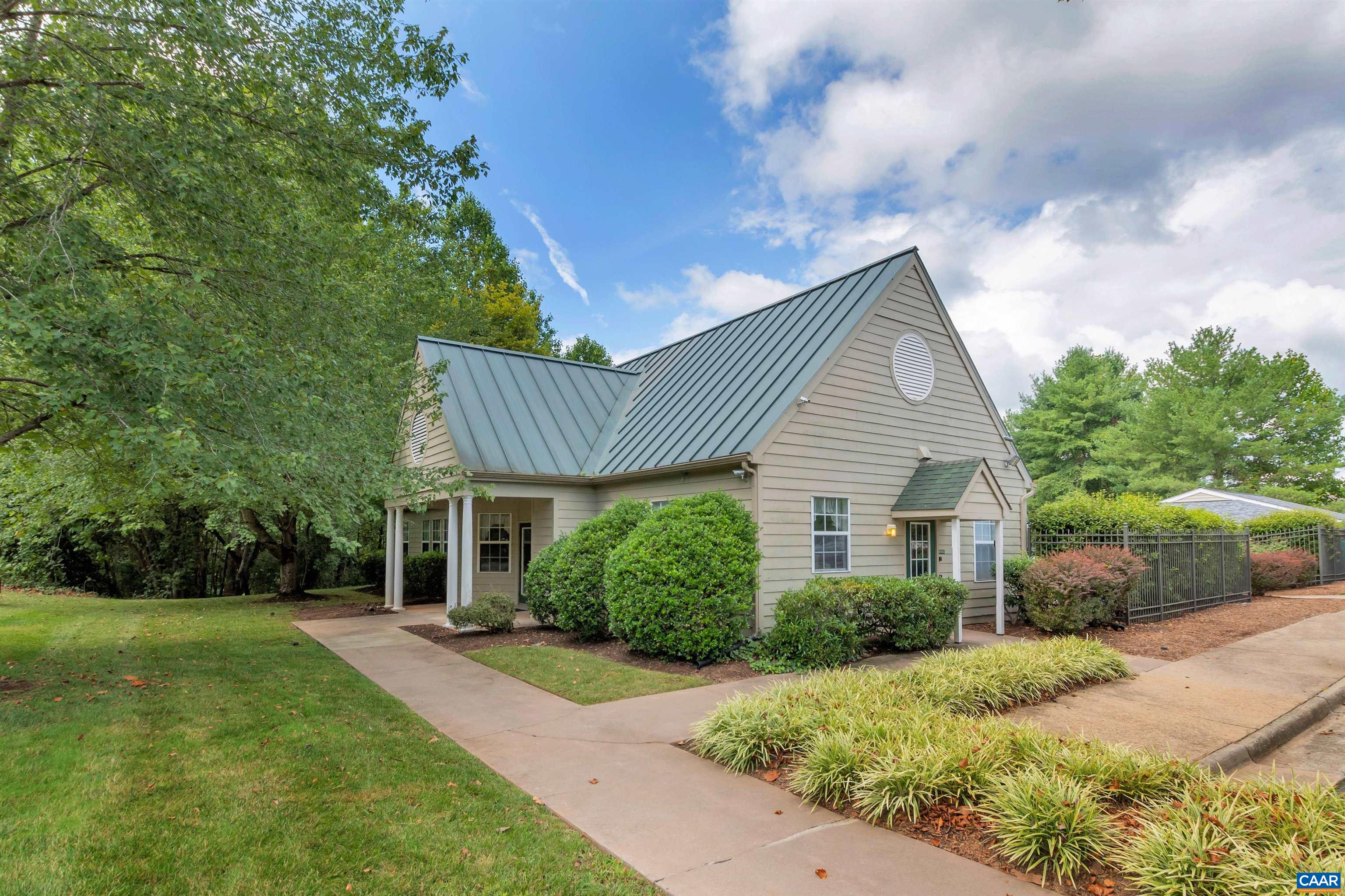 1557 PRIMROSE LN