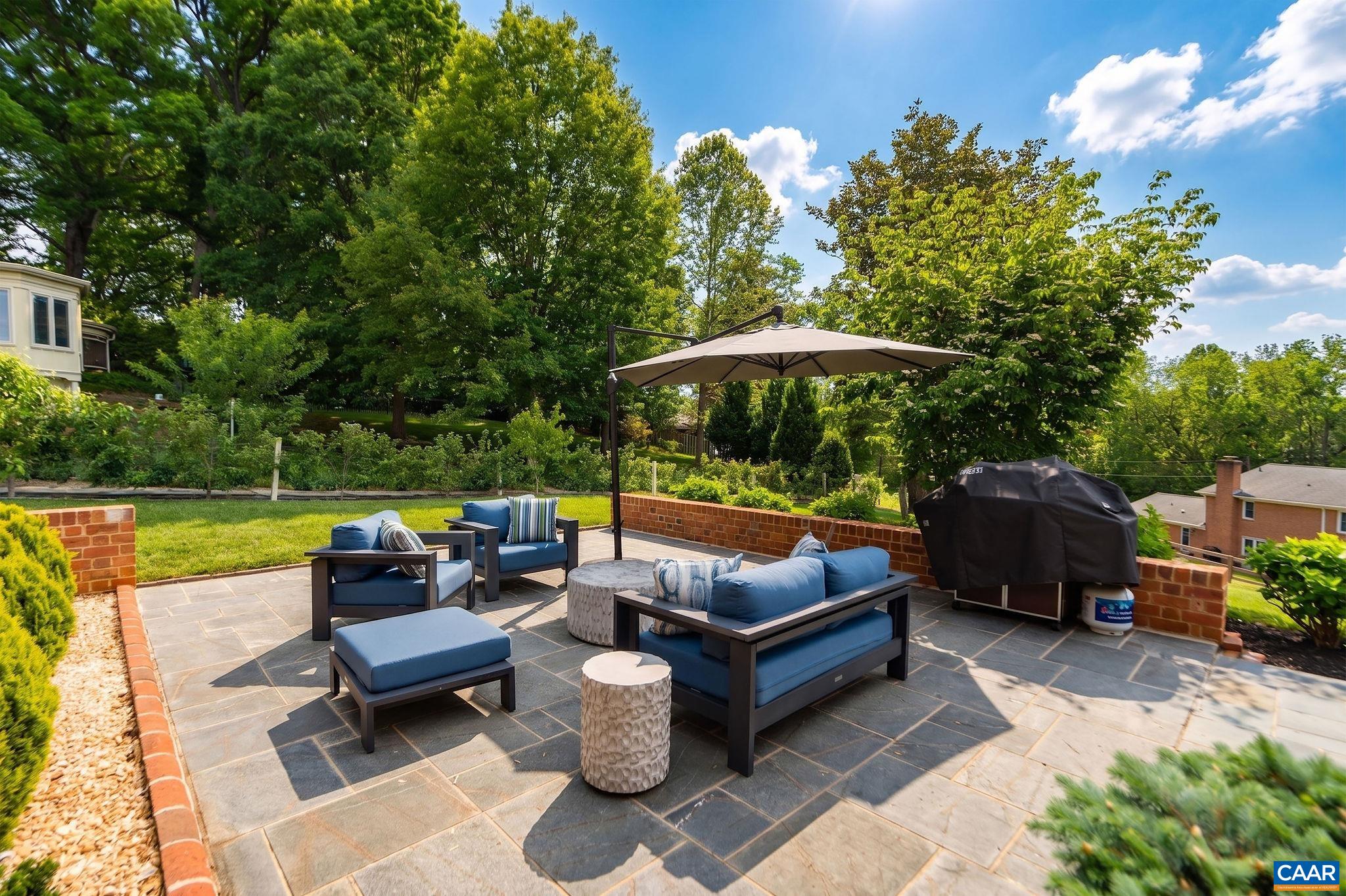 1080 FAIRWAY DR