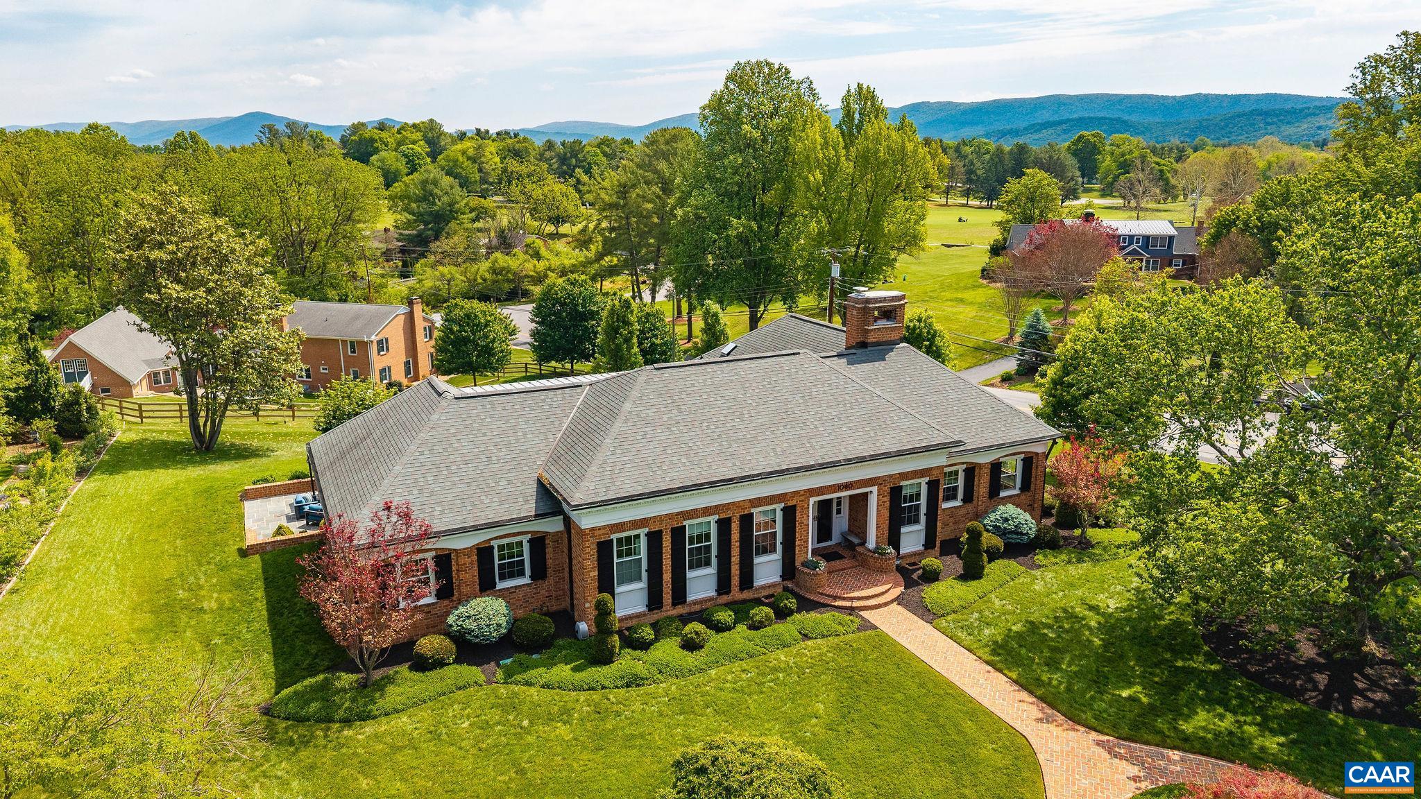1080 FAIRWAY DR