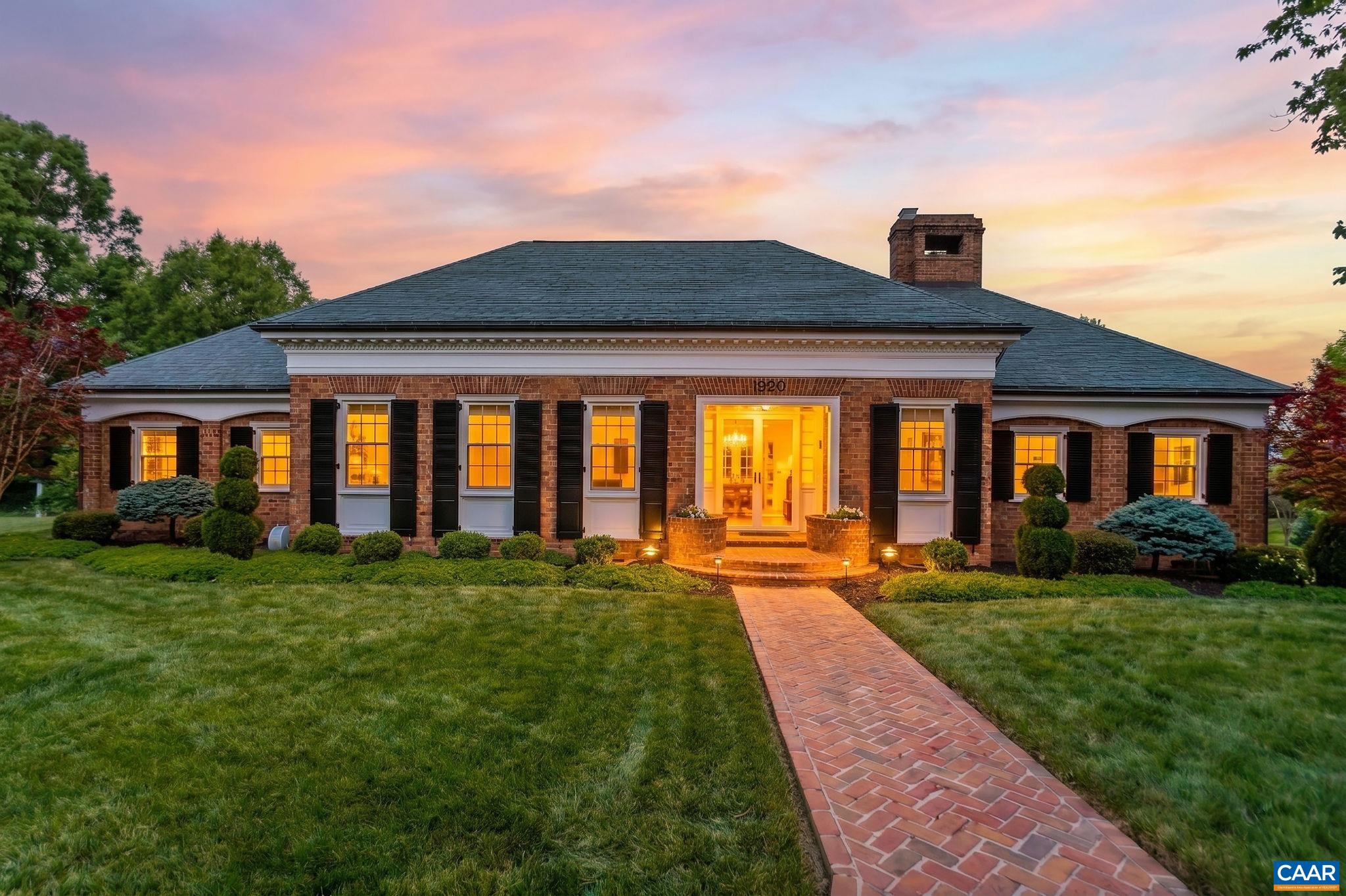 1080 FAIRWAY DR