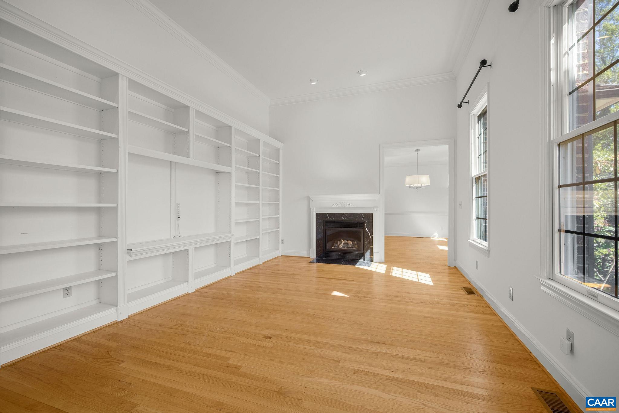 935 GARTH RD