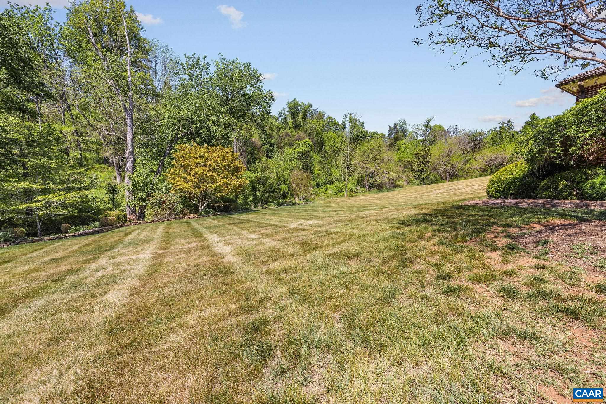 935 GARTH RD