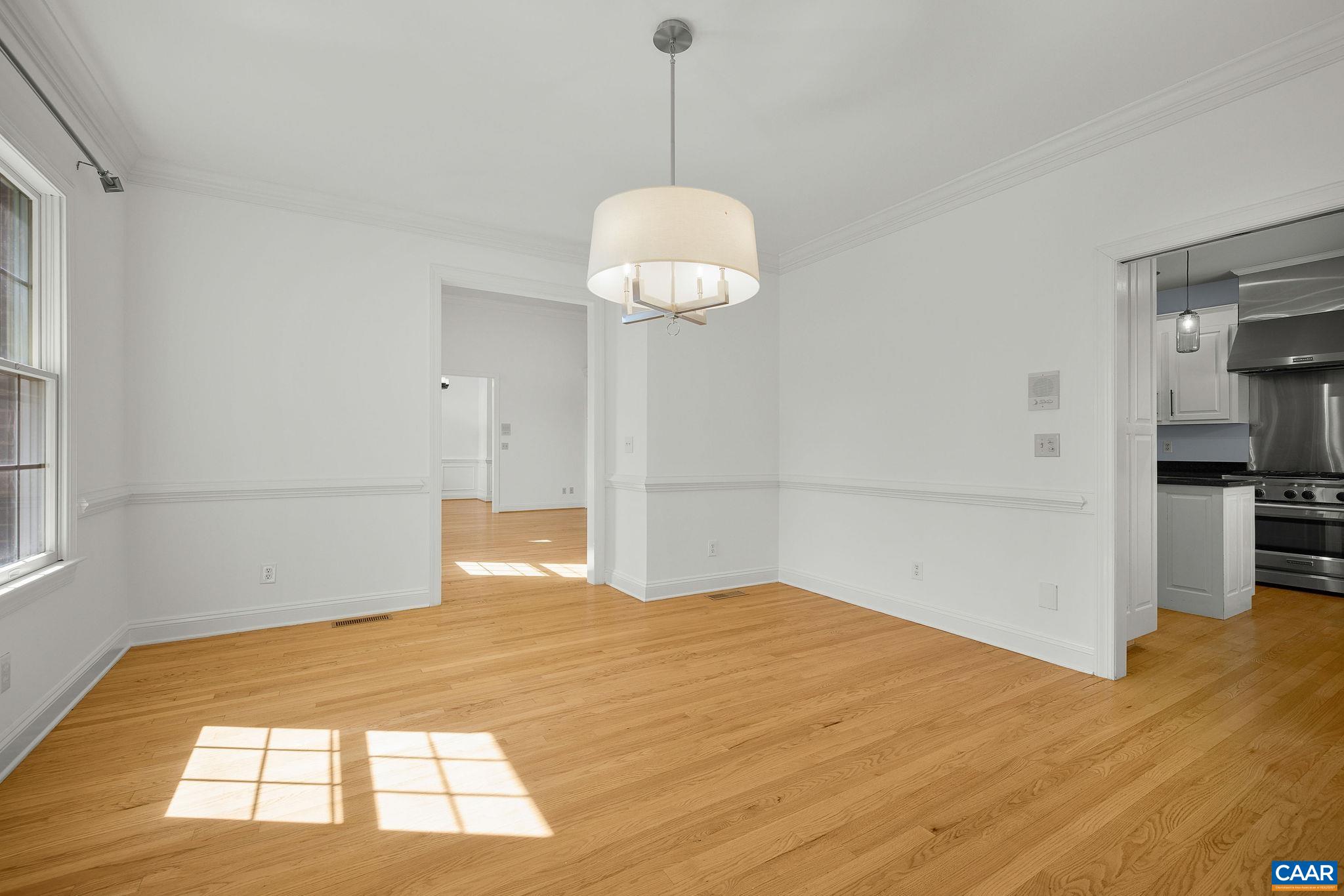 935 GARTH RD