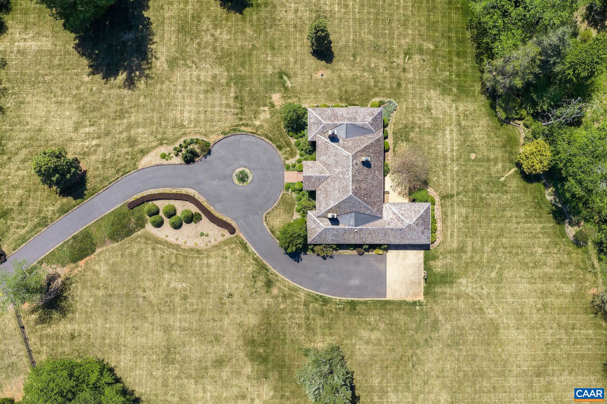 935 GARTH RD