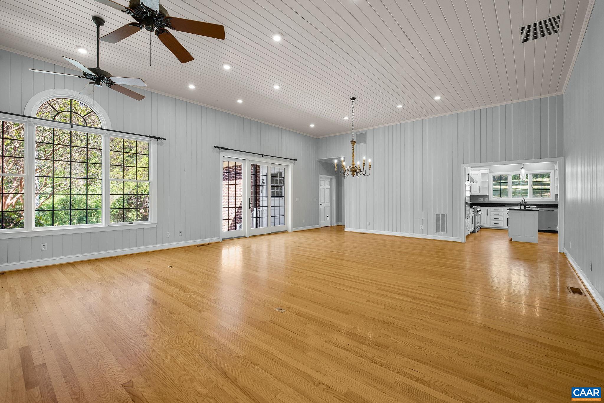 935 GARTH RD