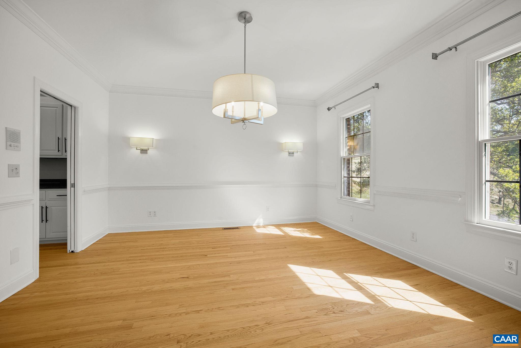 935 GARTH RD
