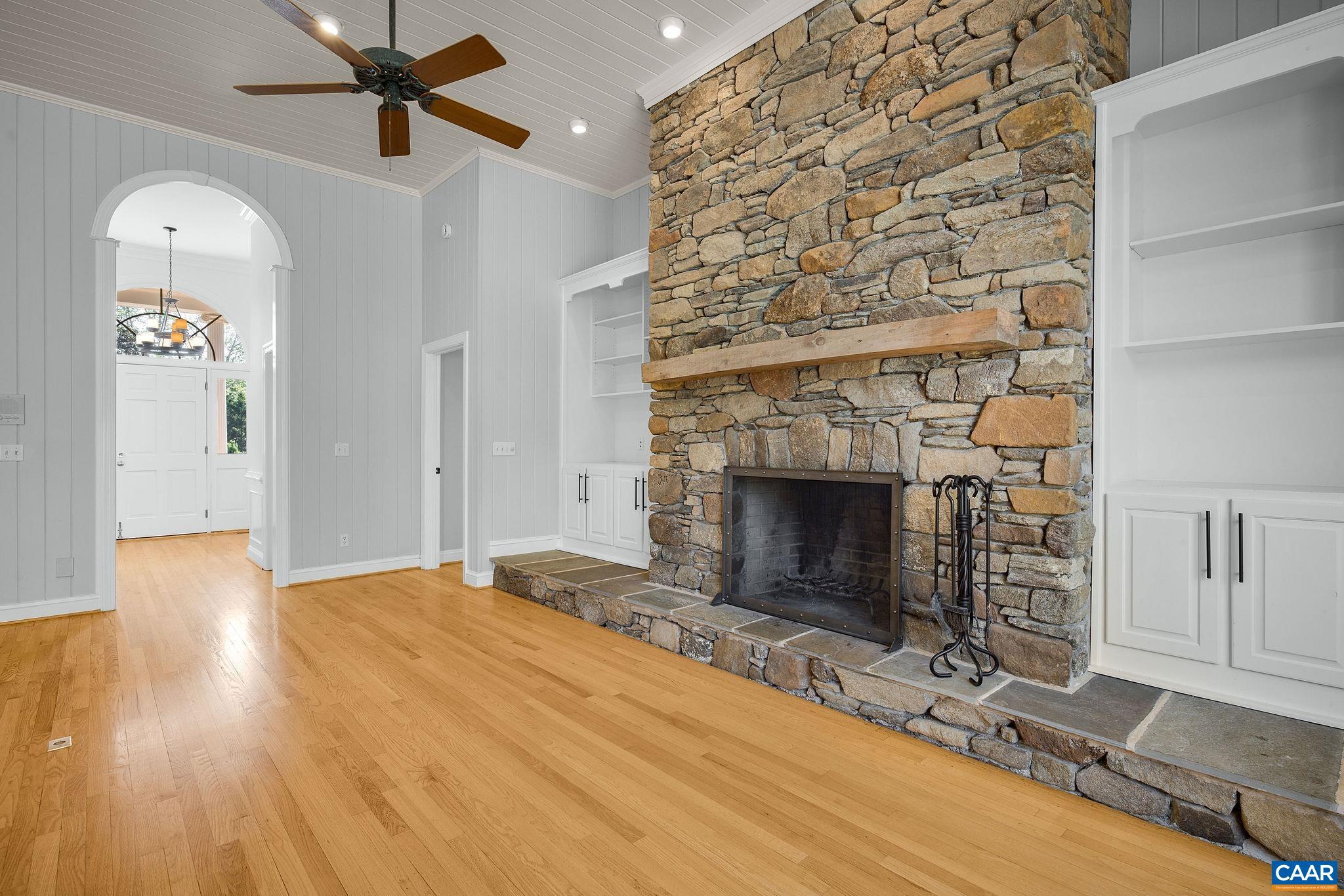 935 GARTH RD