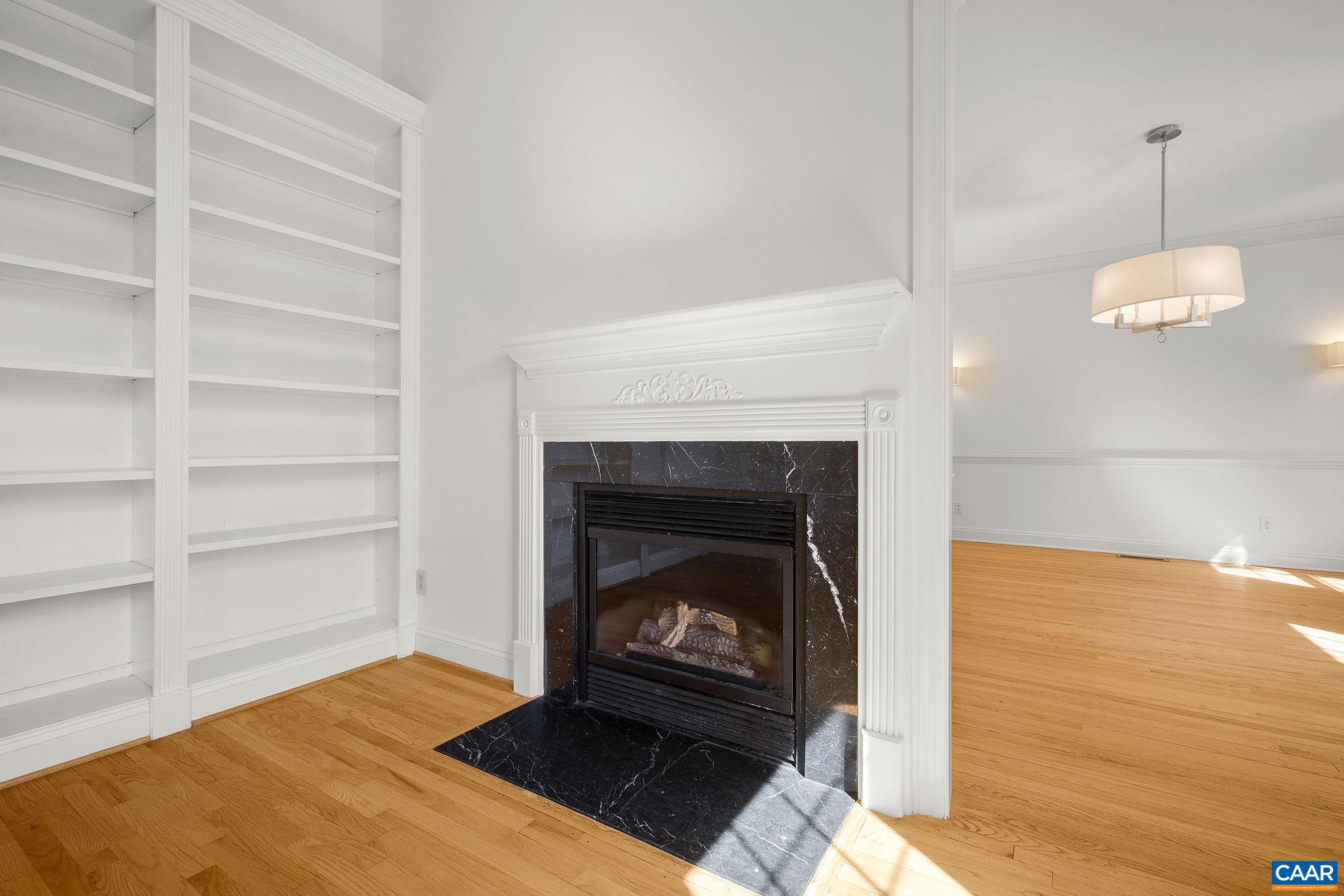 935 GARTH RD
