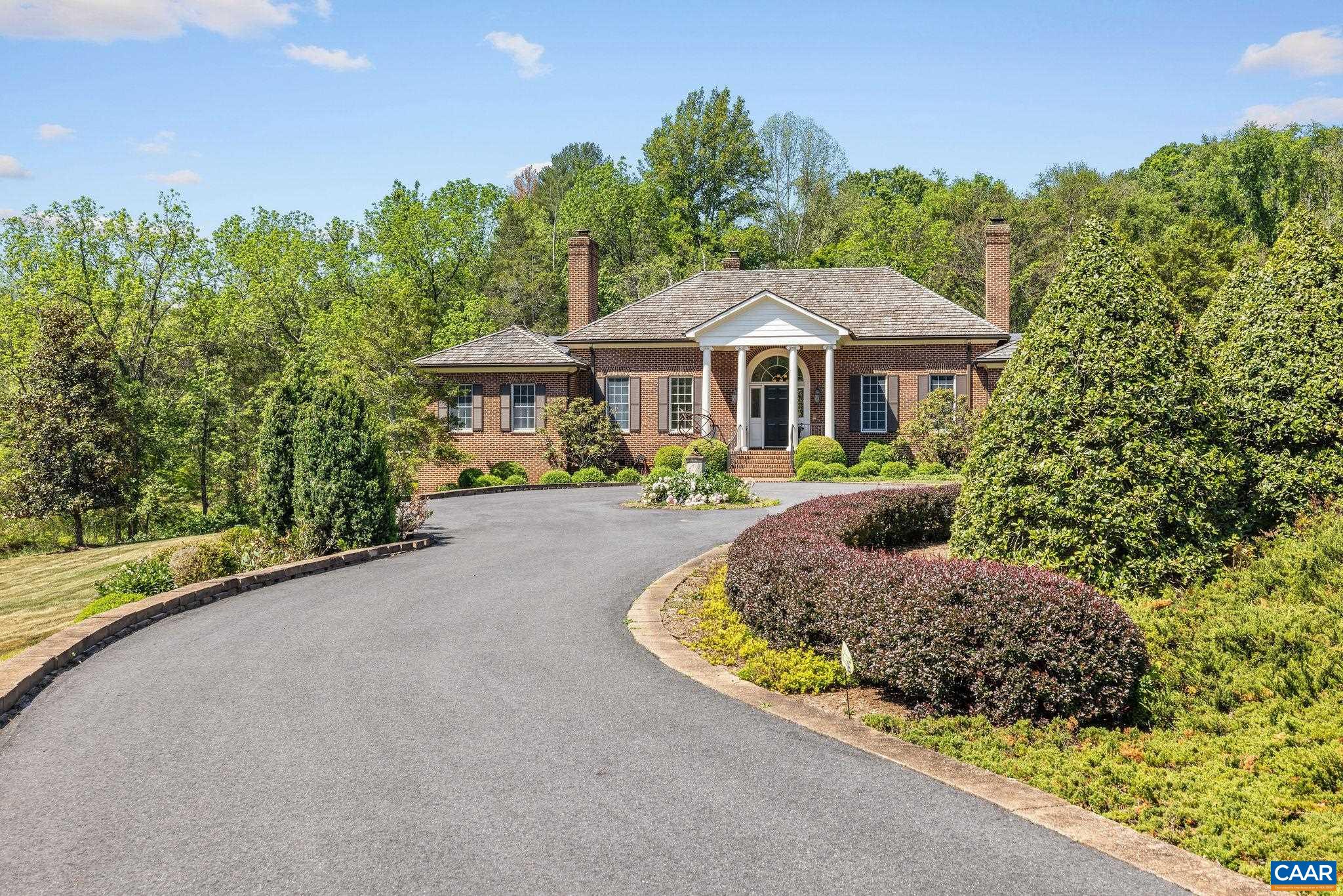 935 GARTH RD