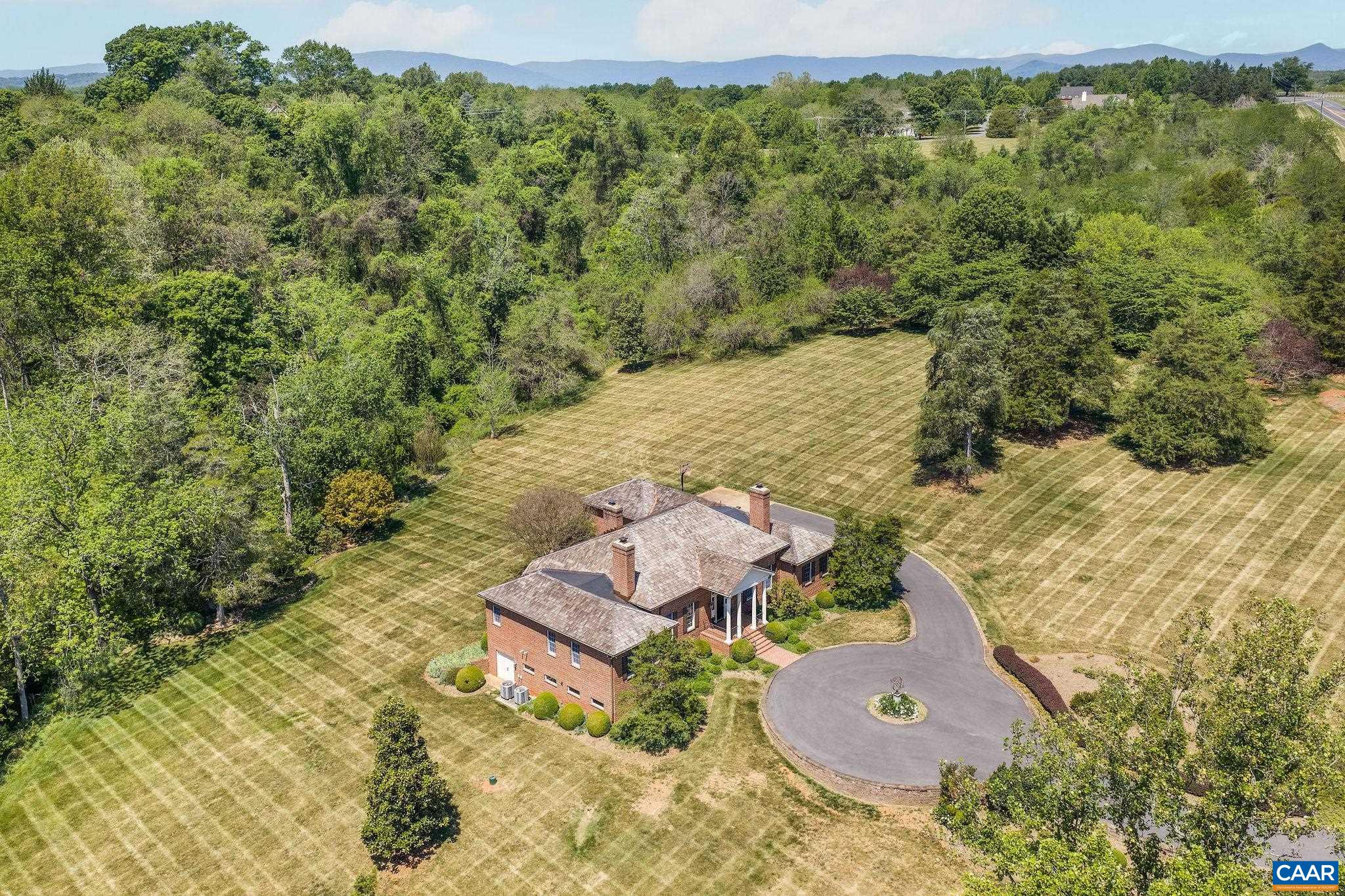 935 GARTH RD