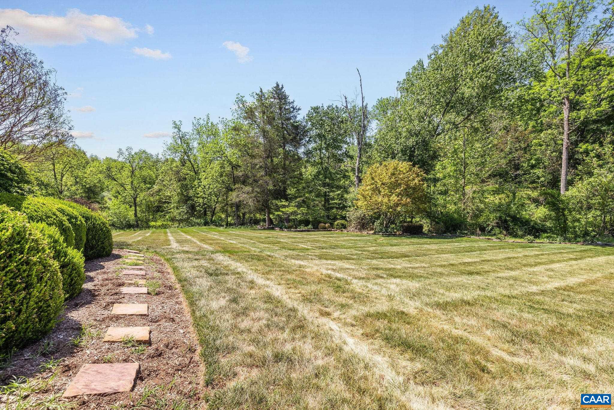 935 GARTH RD