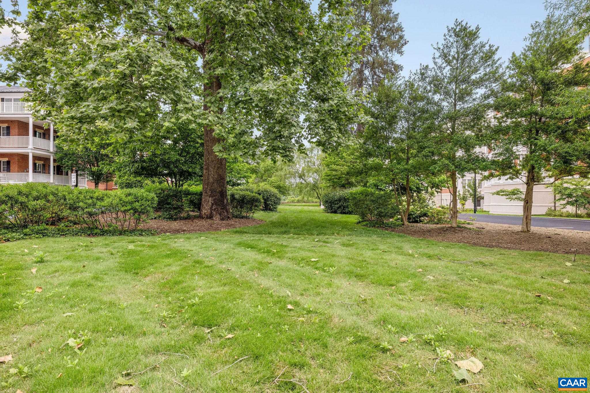 410 WHITE GABLES LN