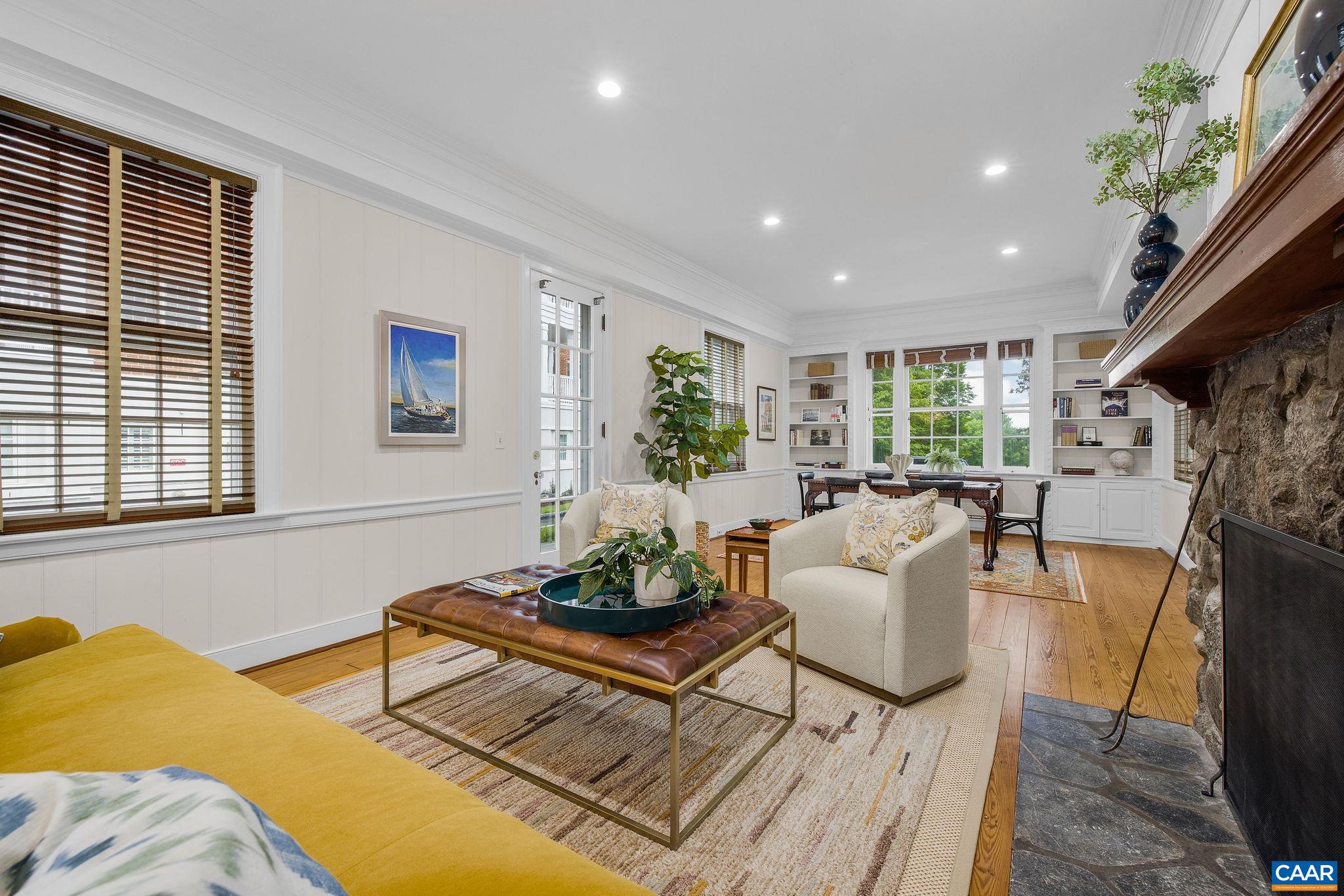 410 WHITE GABLES LN