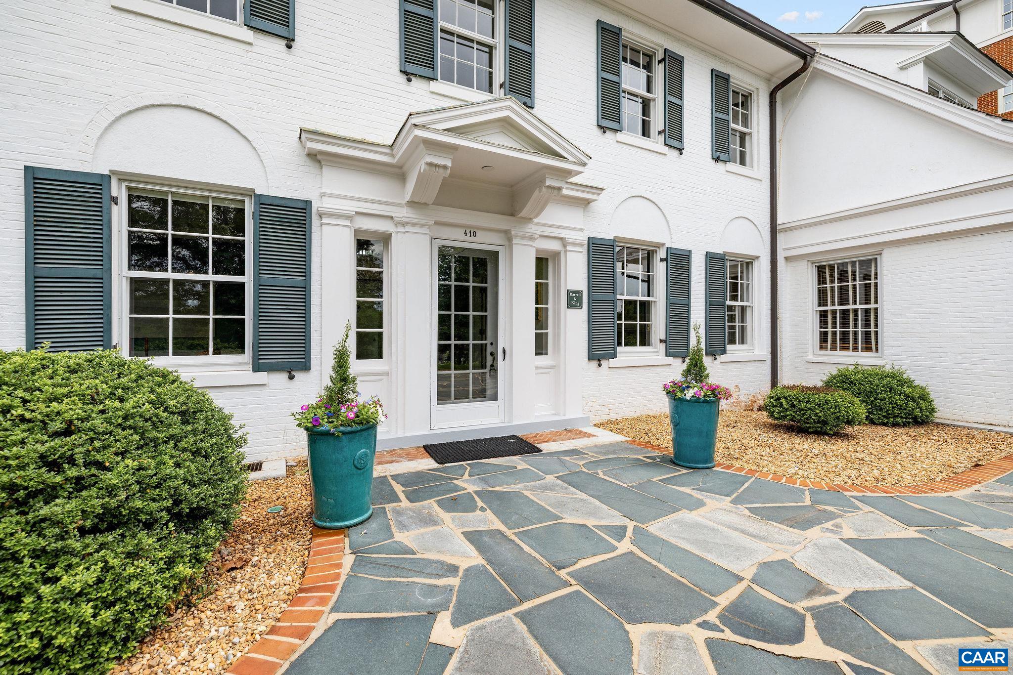 410 WHITE GABLES LN