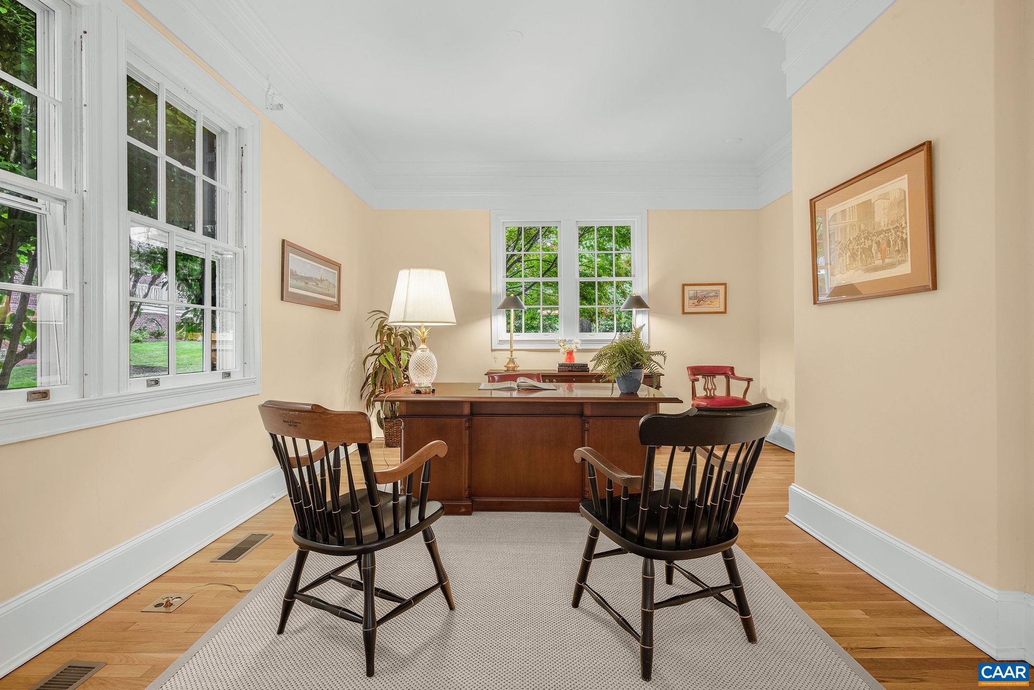410 WHITE GABLES LN