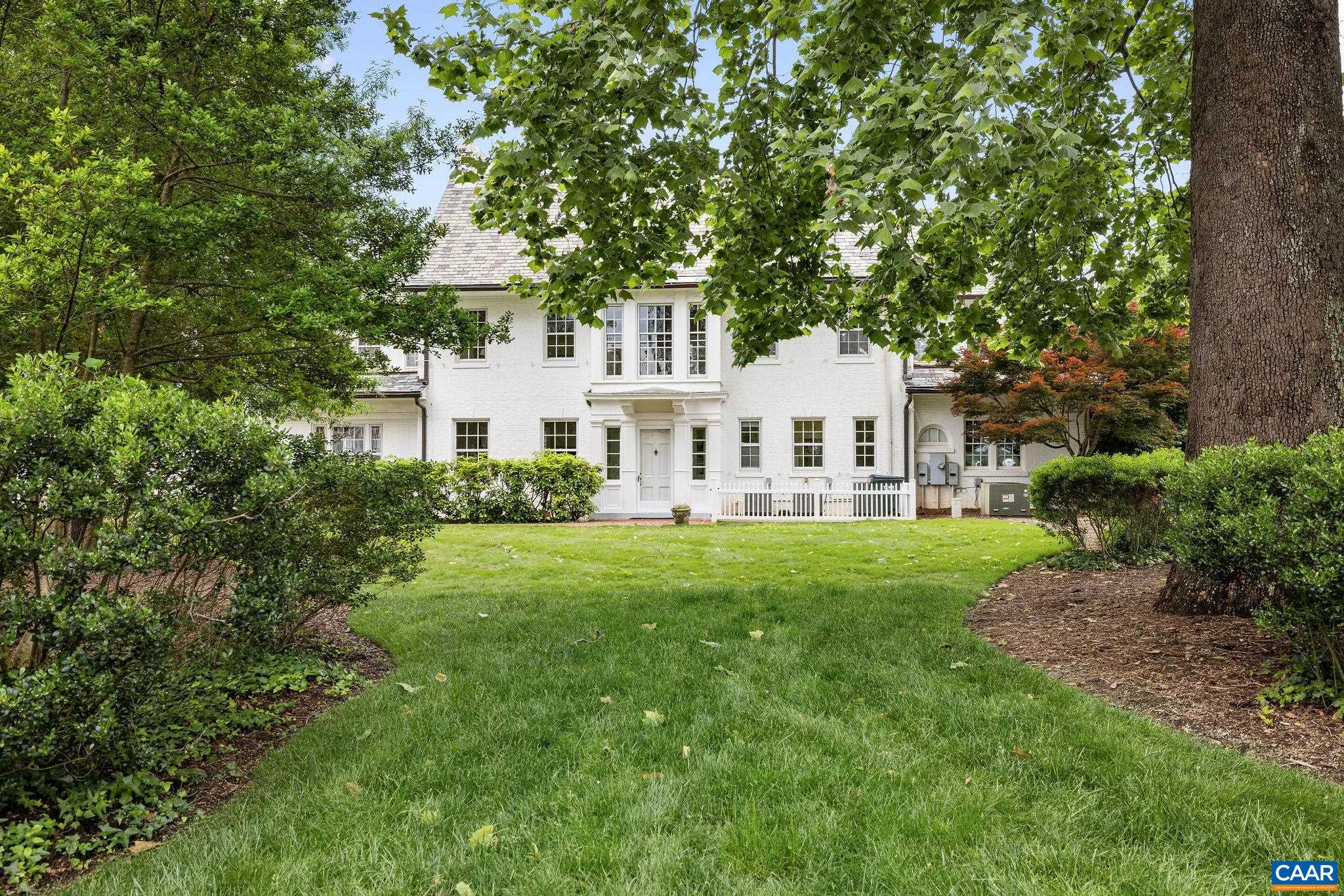 410 WHITE GABLES LN