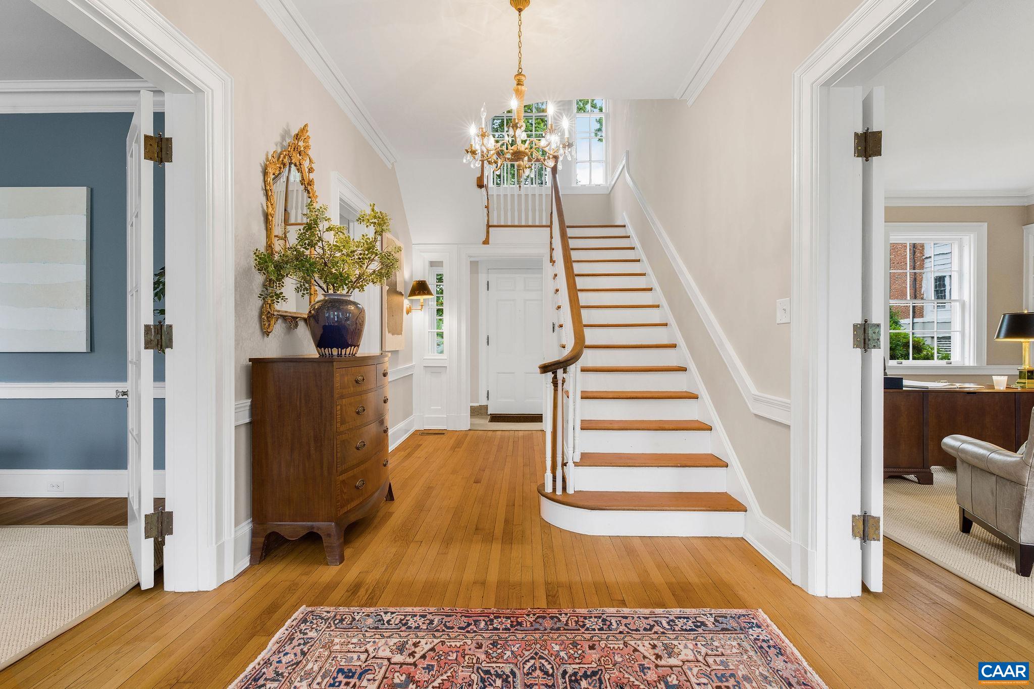 410 WHITE GABLES LN