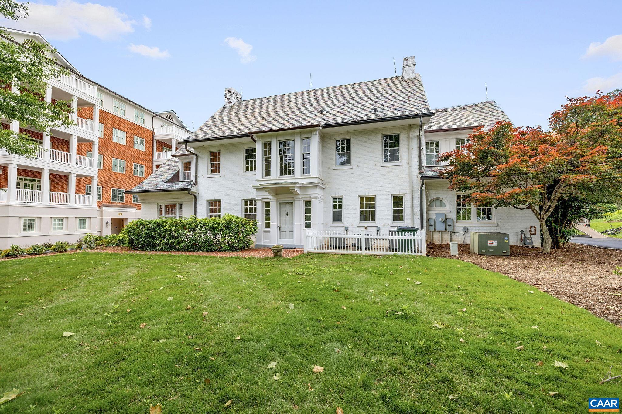 410 WHITE GABLES LN