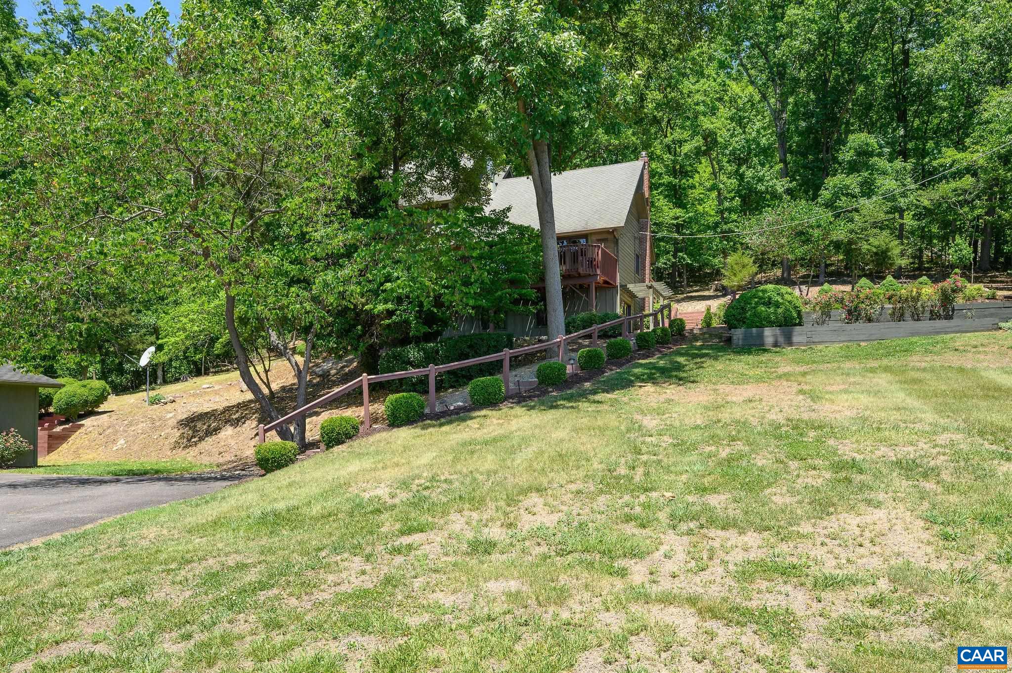 394 PASTUREGATE LN