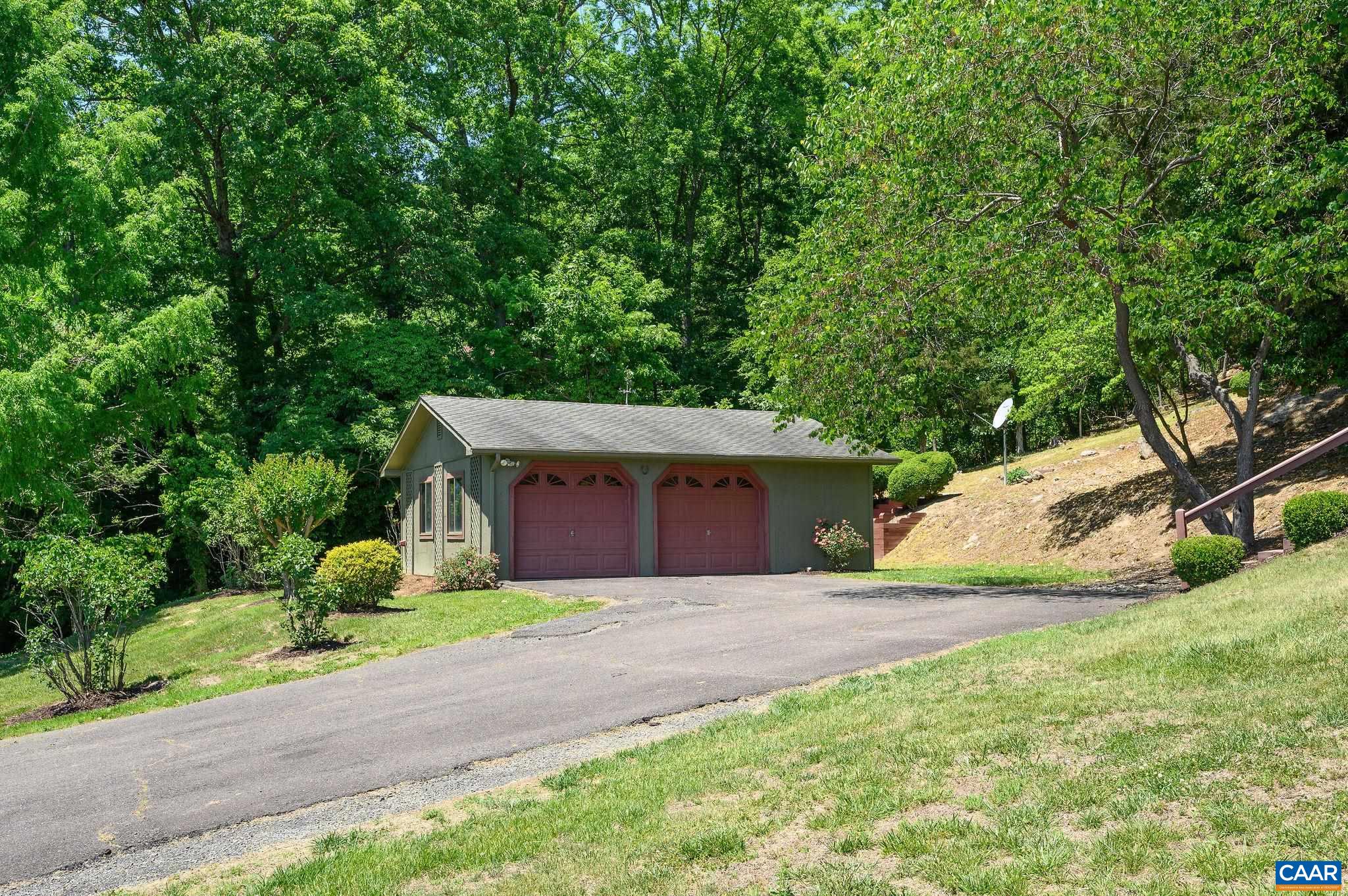 394 PASTUREGATE LN