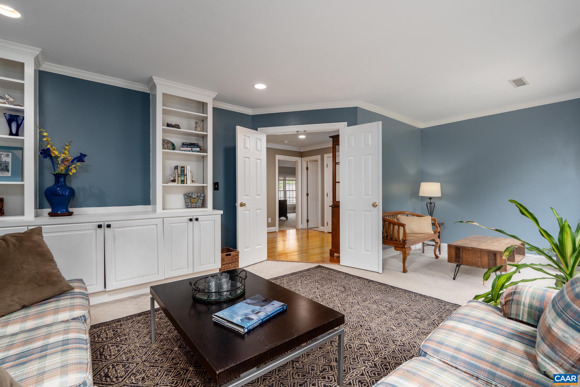 3076 DARBY RD
