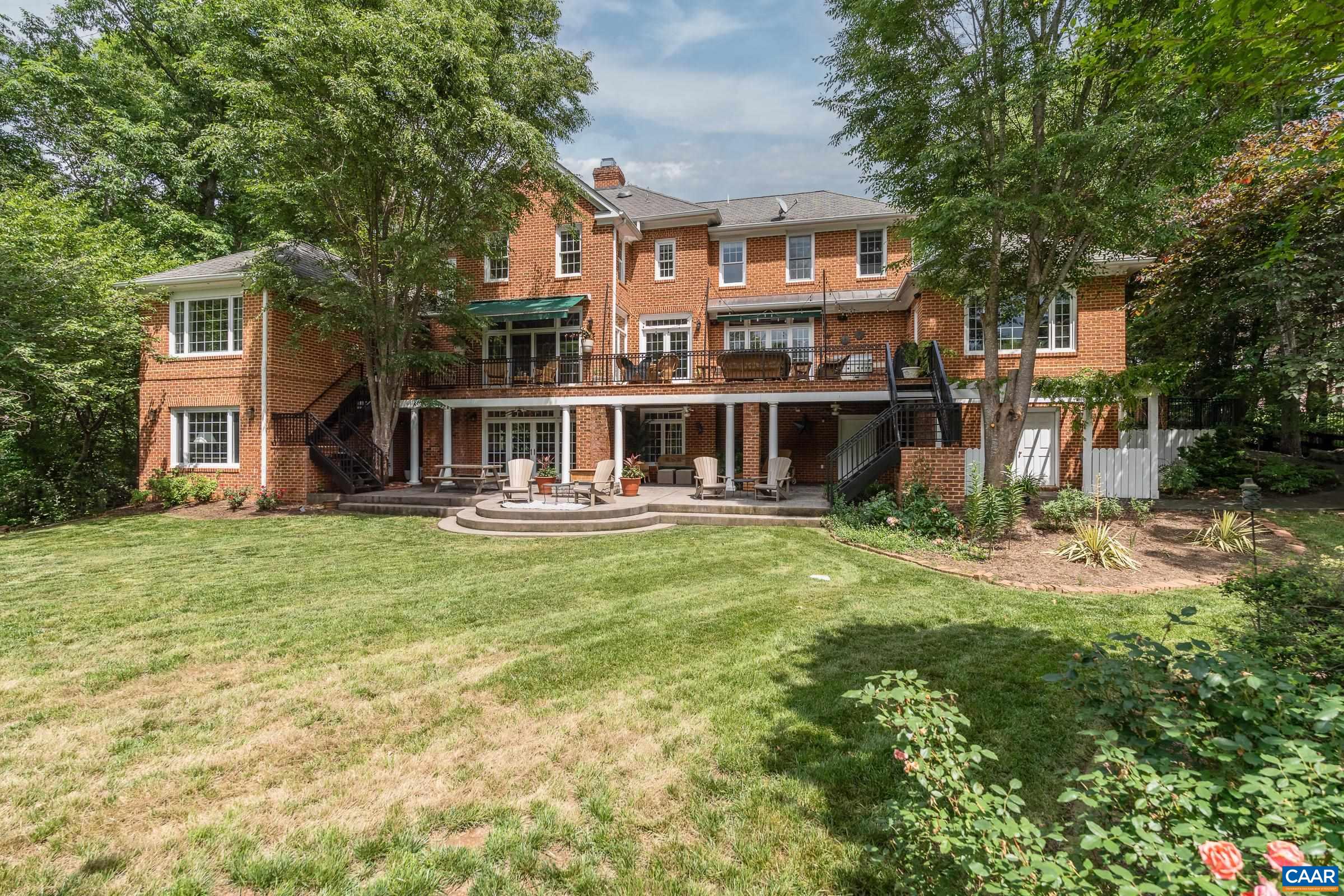 3076 DARBY RD