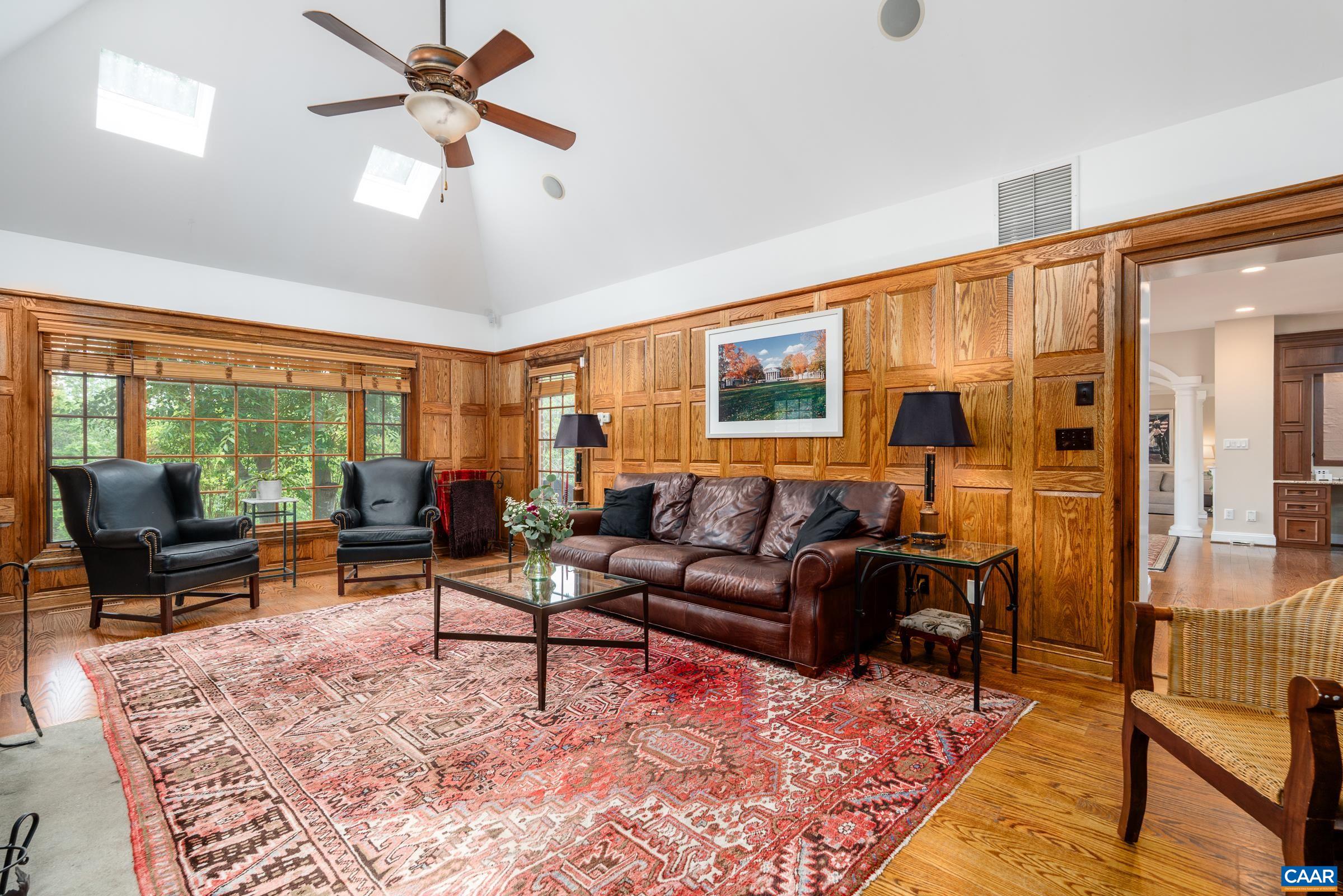 3076 DARBY RD