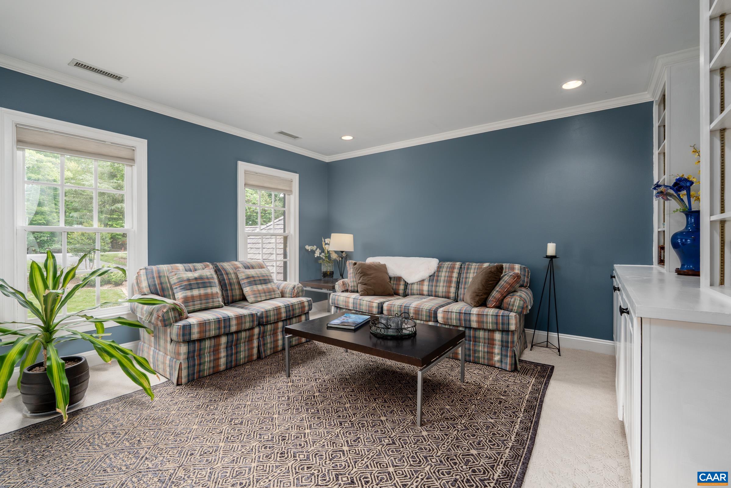 3076 DARBY RD