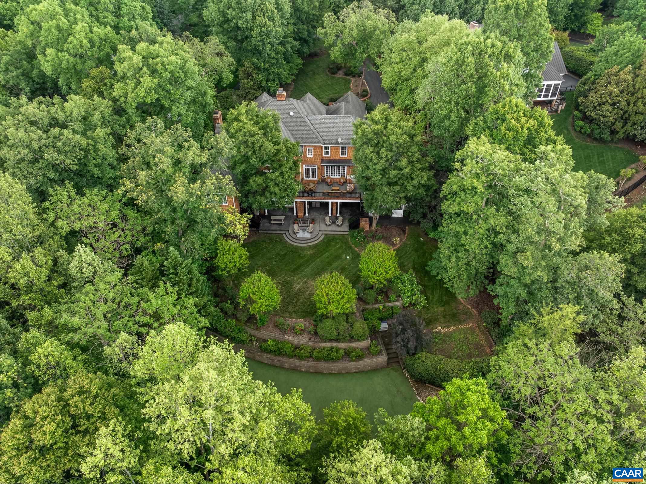 3076 DARBY RD