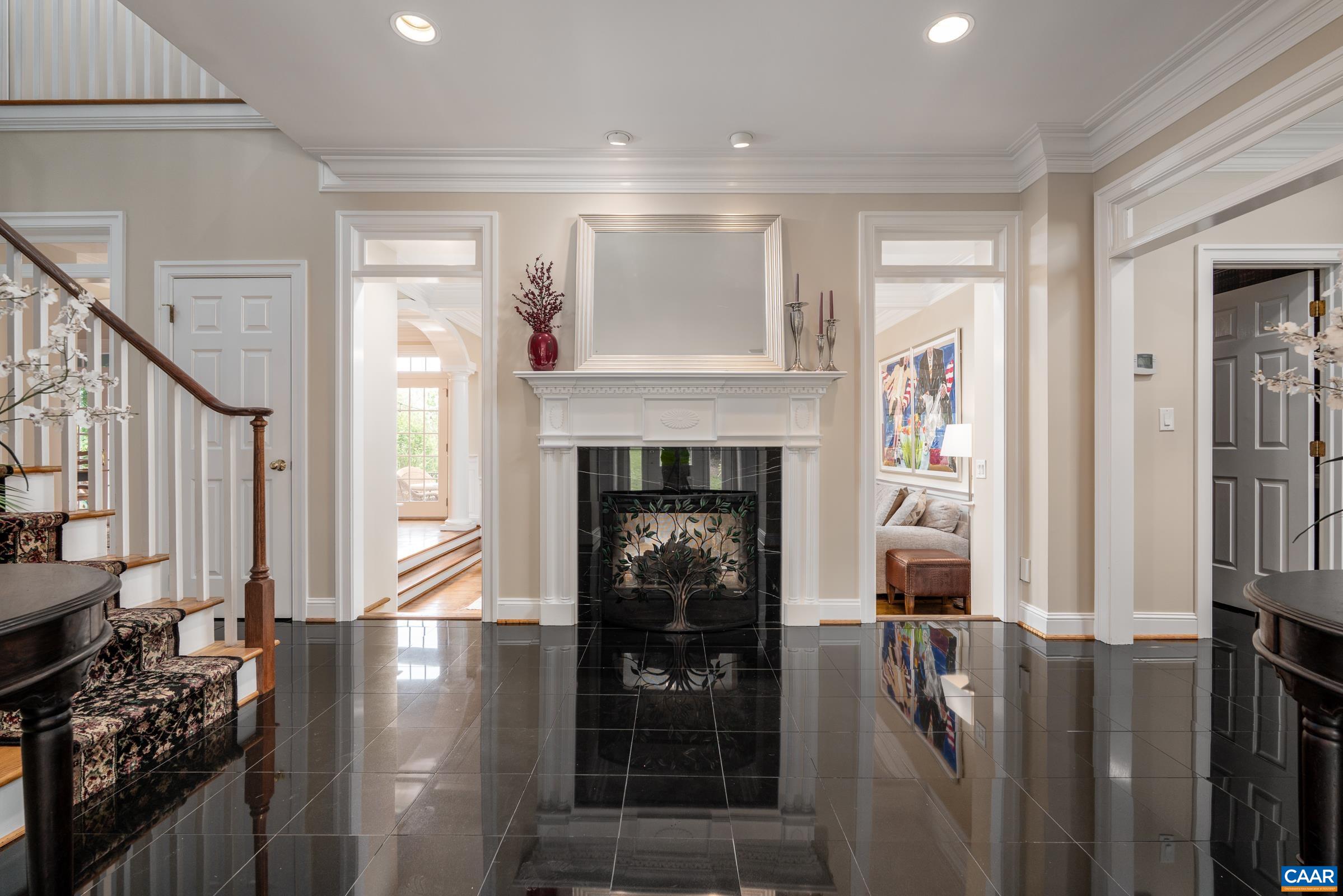 3076 DARBY RD