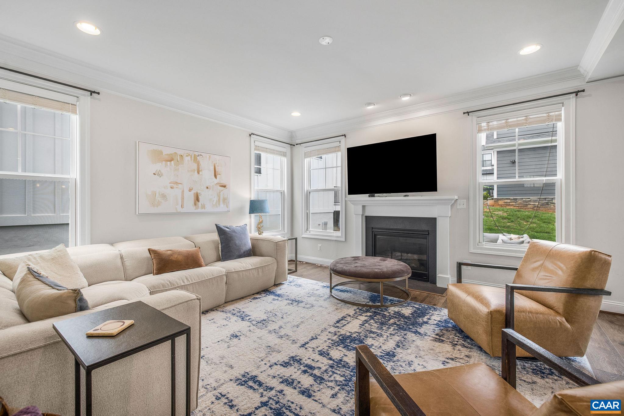 1609 GRIFFIN GROVE