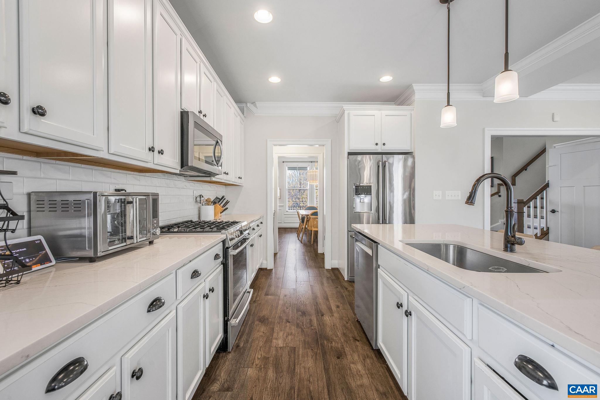 1609 GRIFFIN GROVE