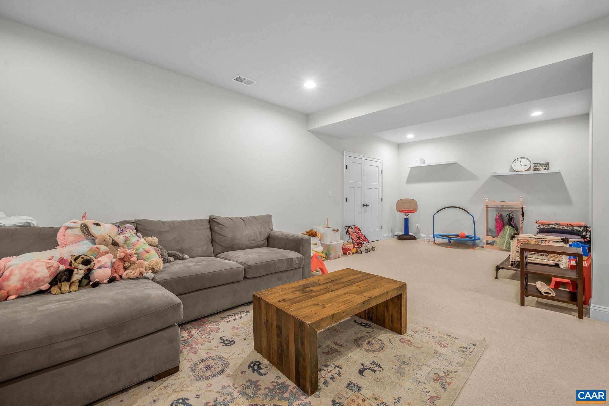 1609 GRIFFIN GROVE
