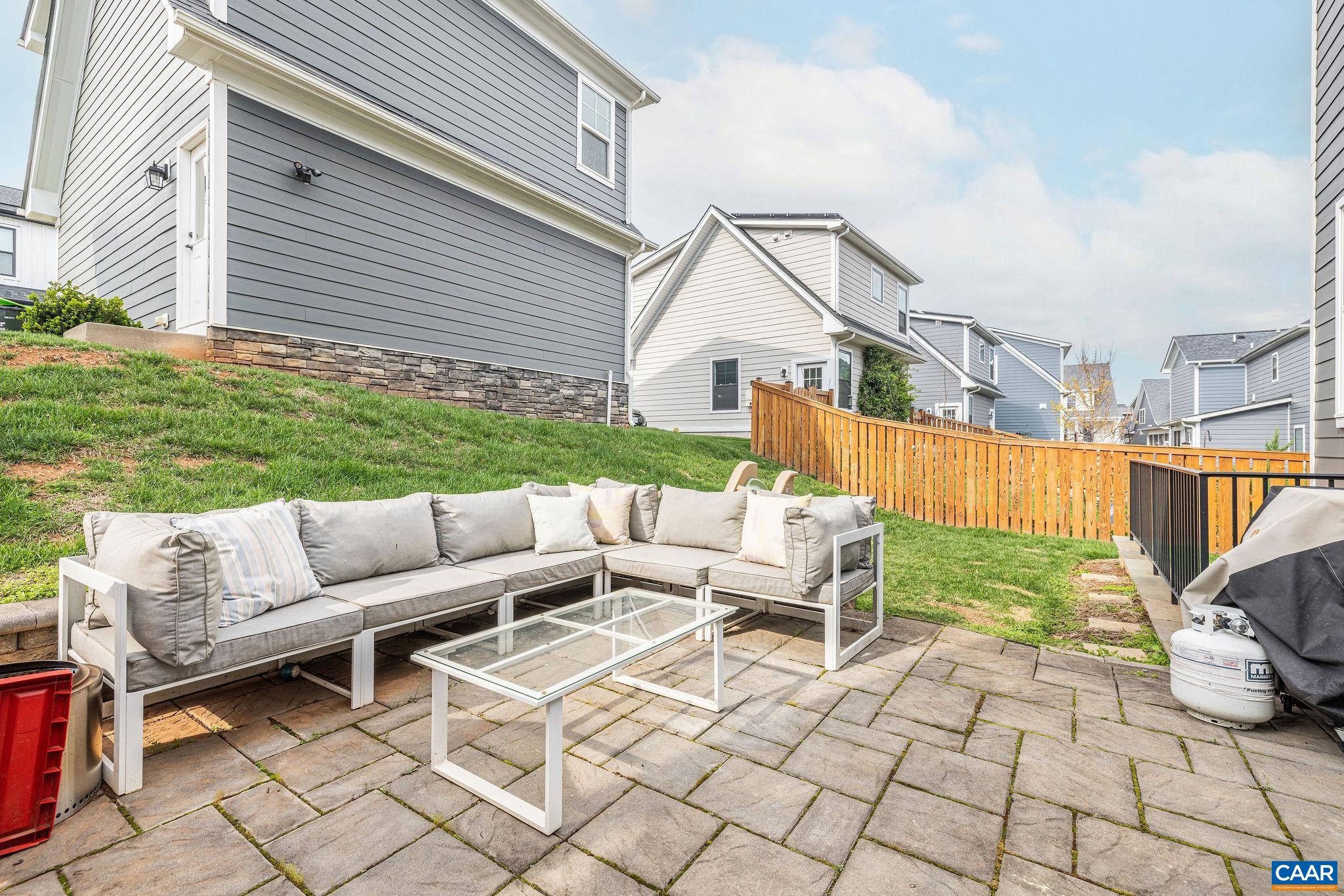 1609 GRIFFIN GROVE