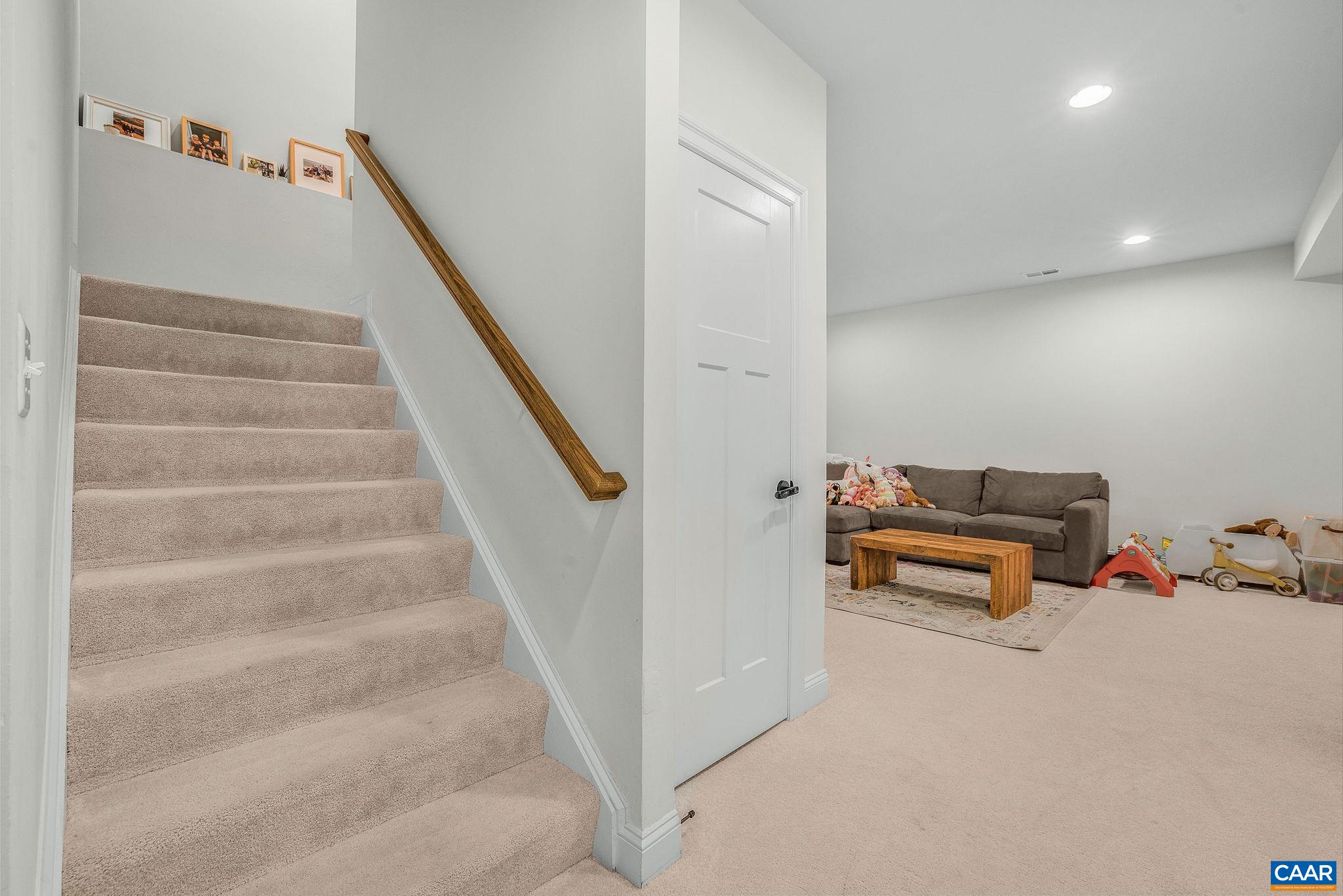 1609 GRIFFIN GROVE