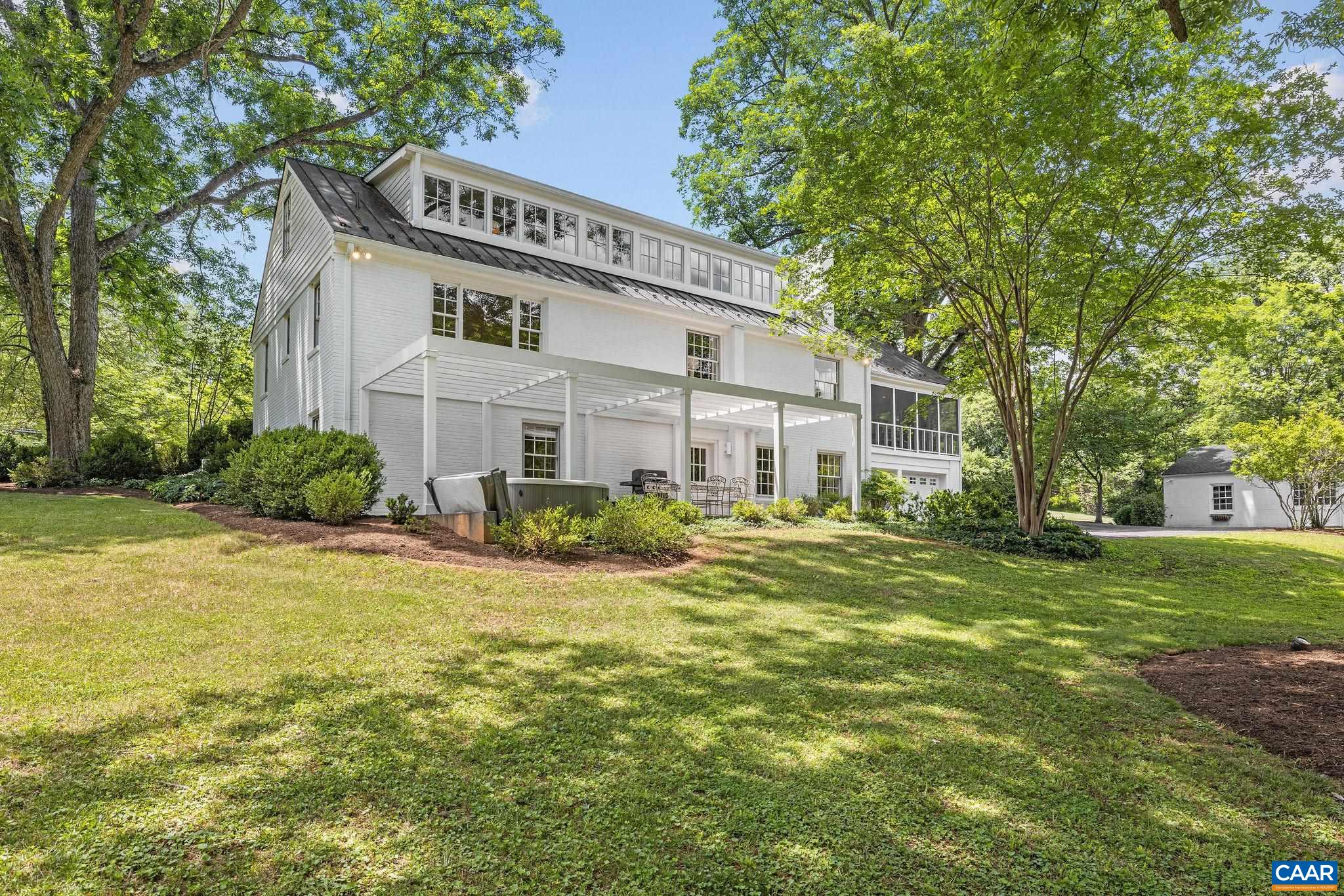 1100 WEST LEIGH DR