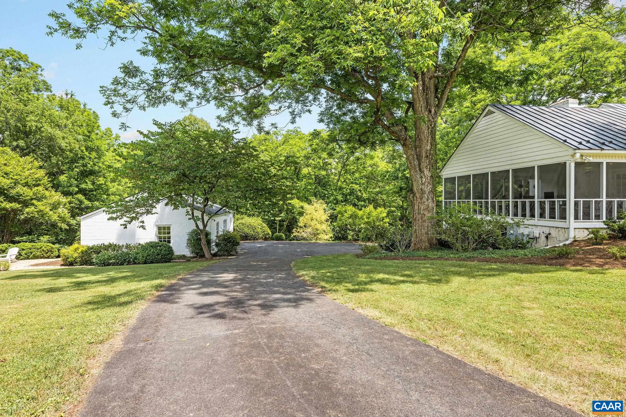 1100 WEST LEIGH DR