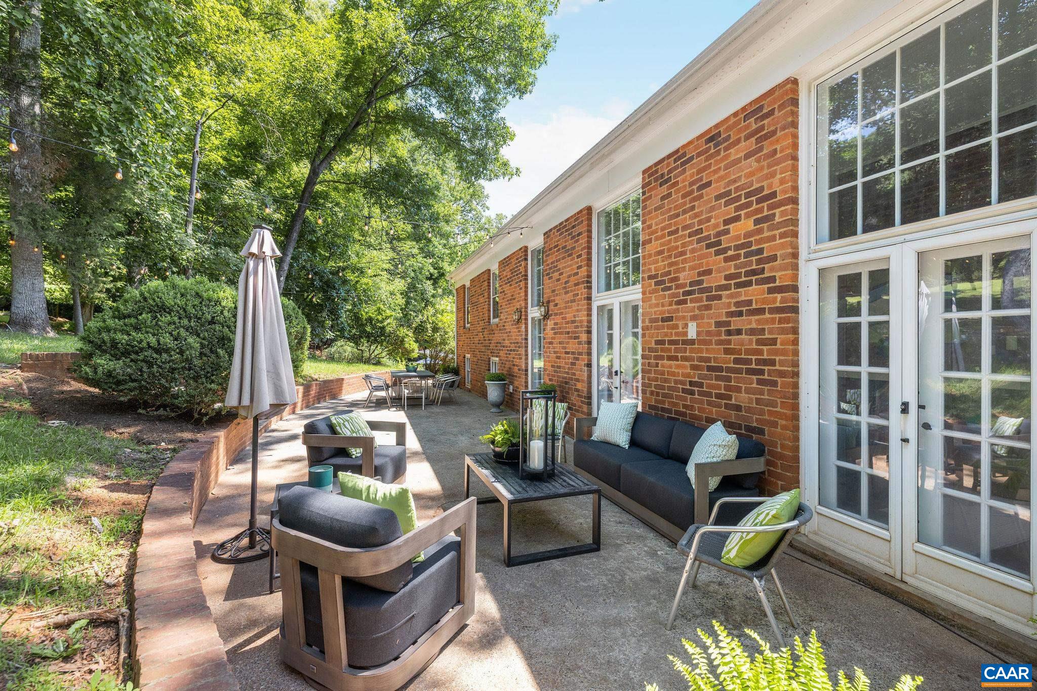 1721 YORKTOWN DR