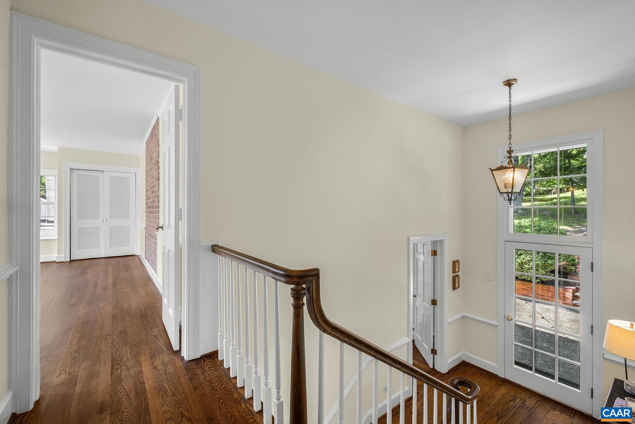 1721 YORKTOWN DR