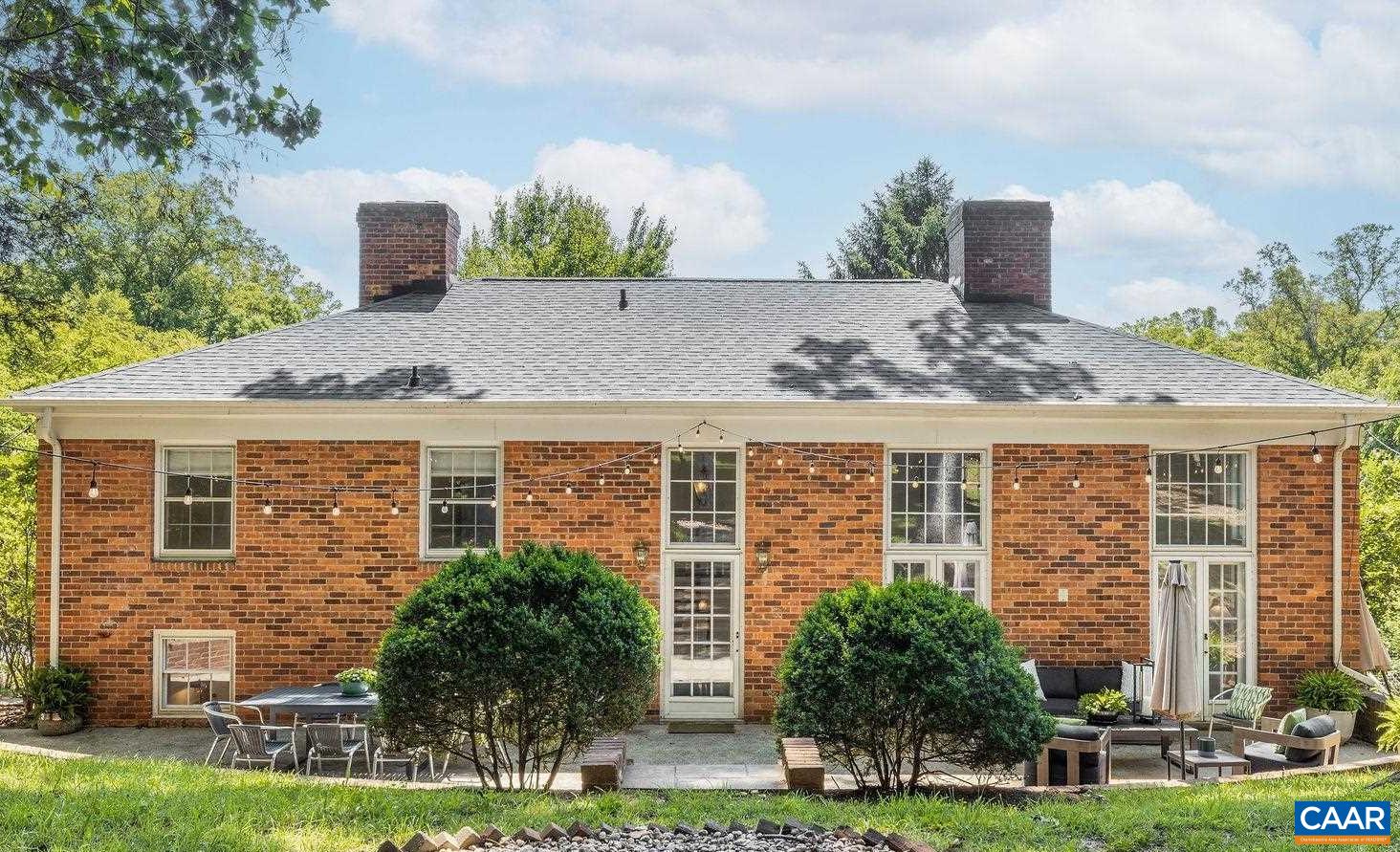 1721 YORKTOWN DR