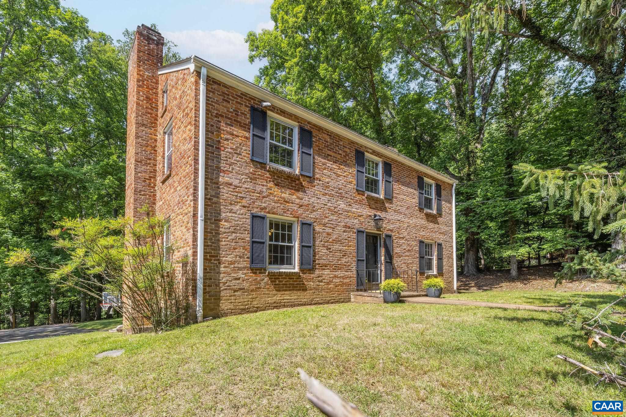 102 MEADOWBROOK CT