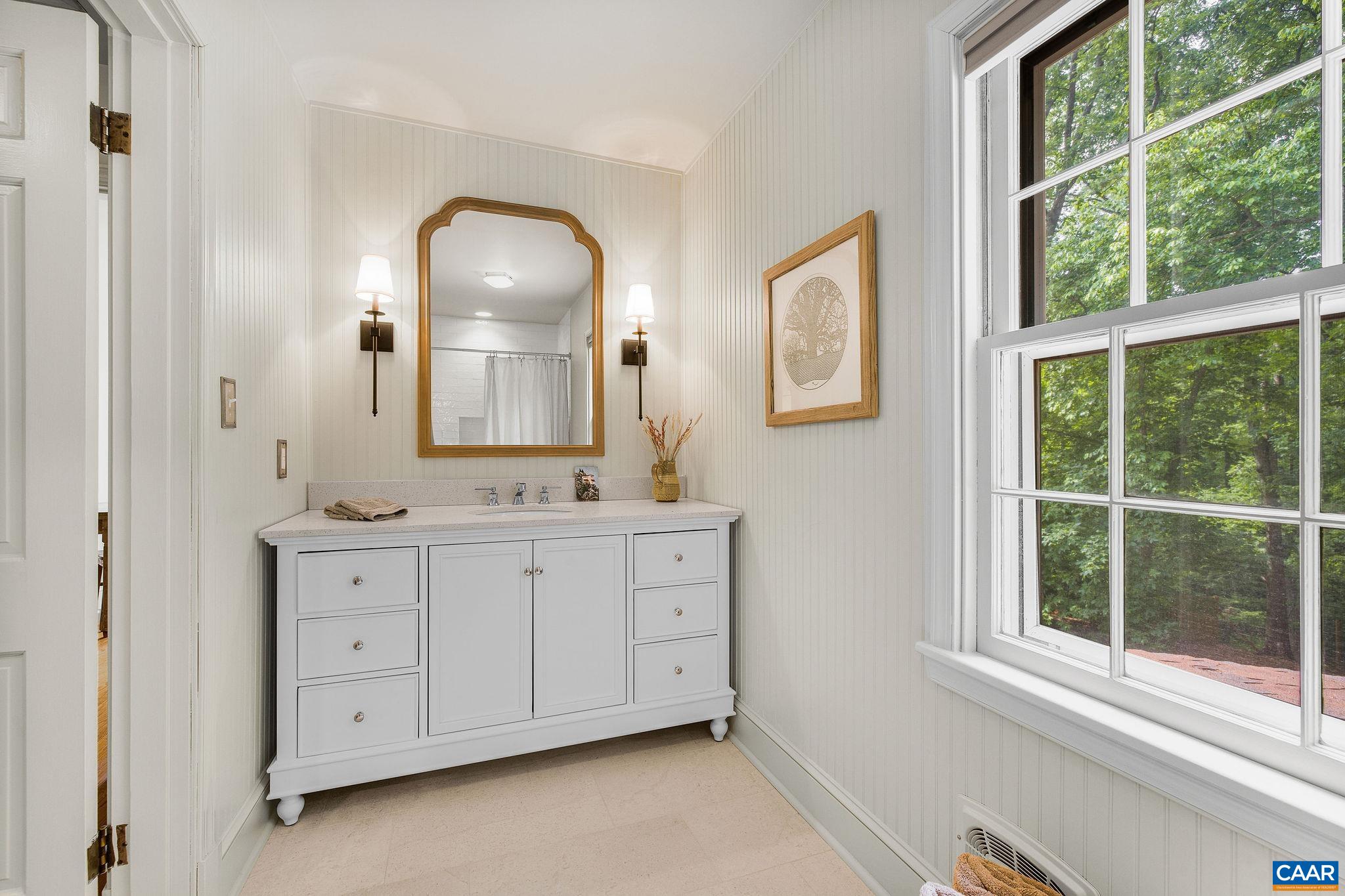 102 MEADOWBROOK CT