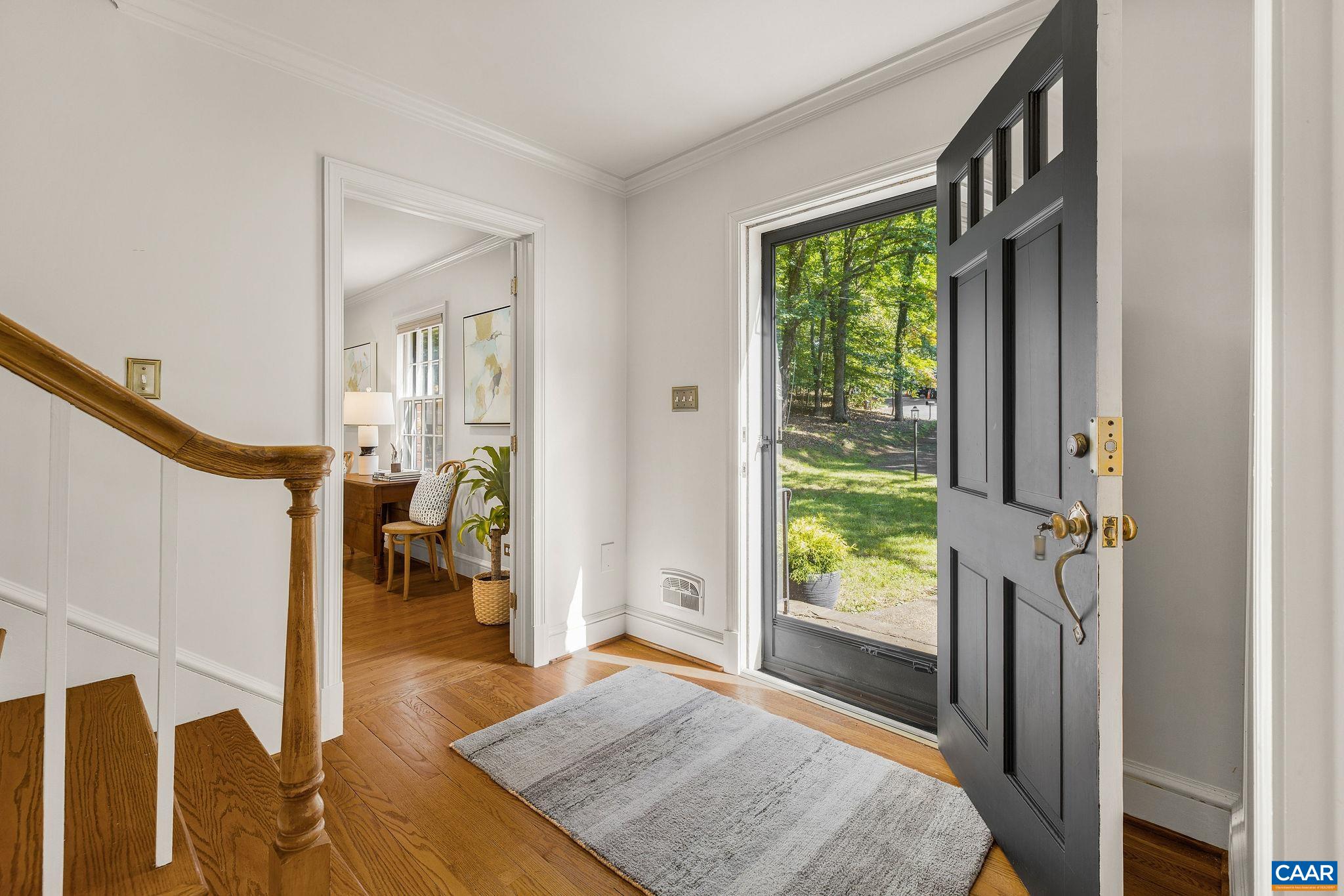 102 MEADOWBROOK CT