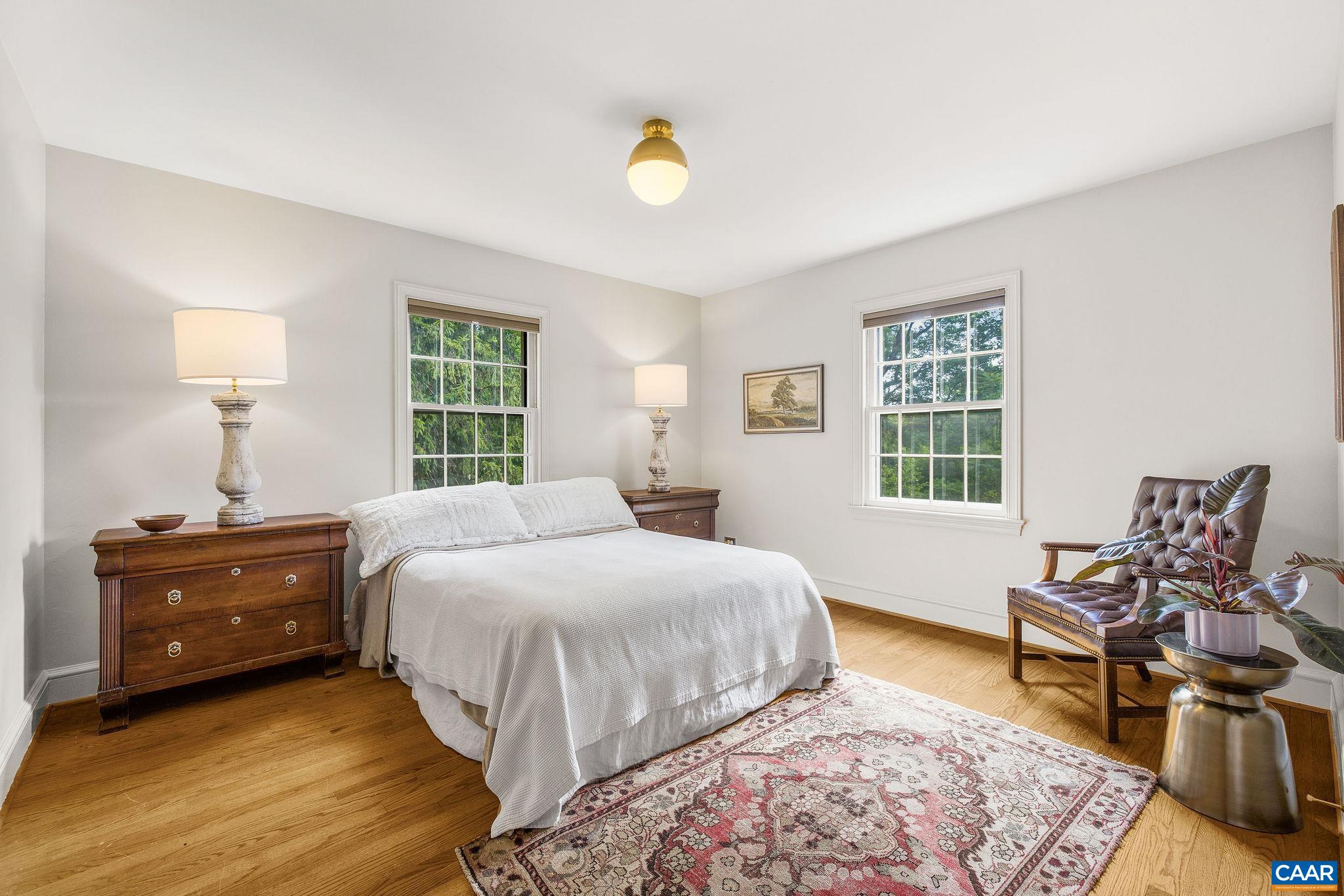 102 MEADOWBROOK CT