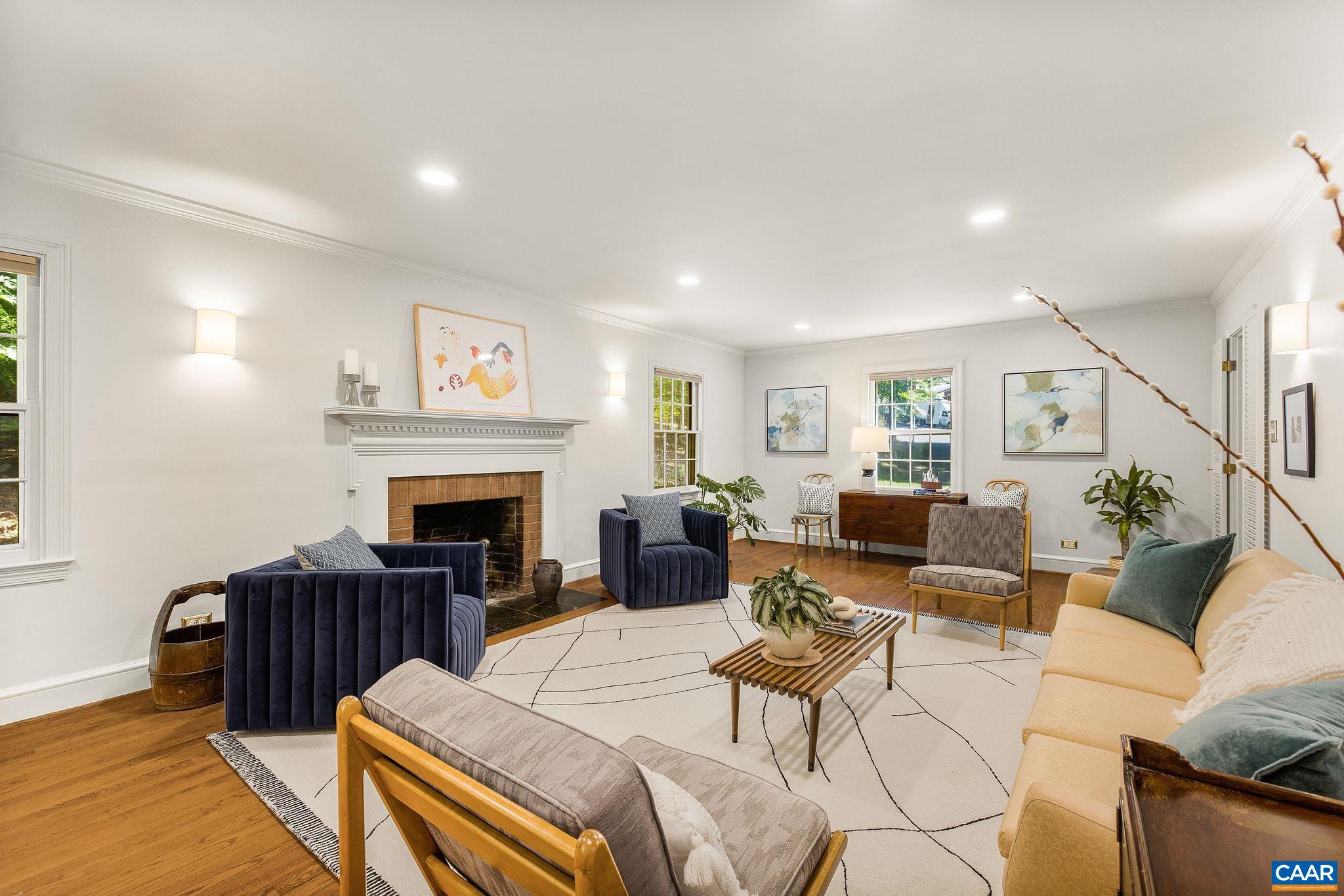 102 MEADOWBROOK CT