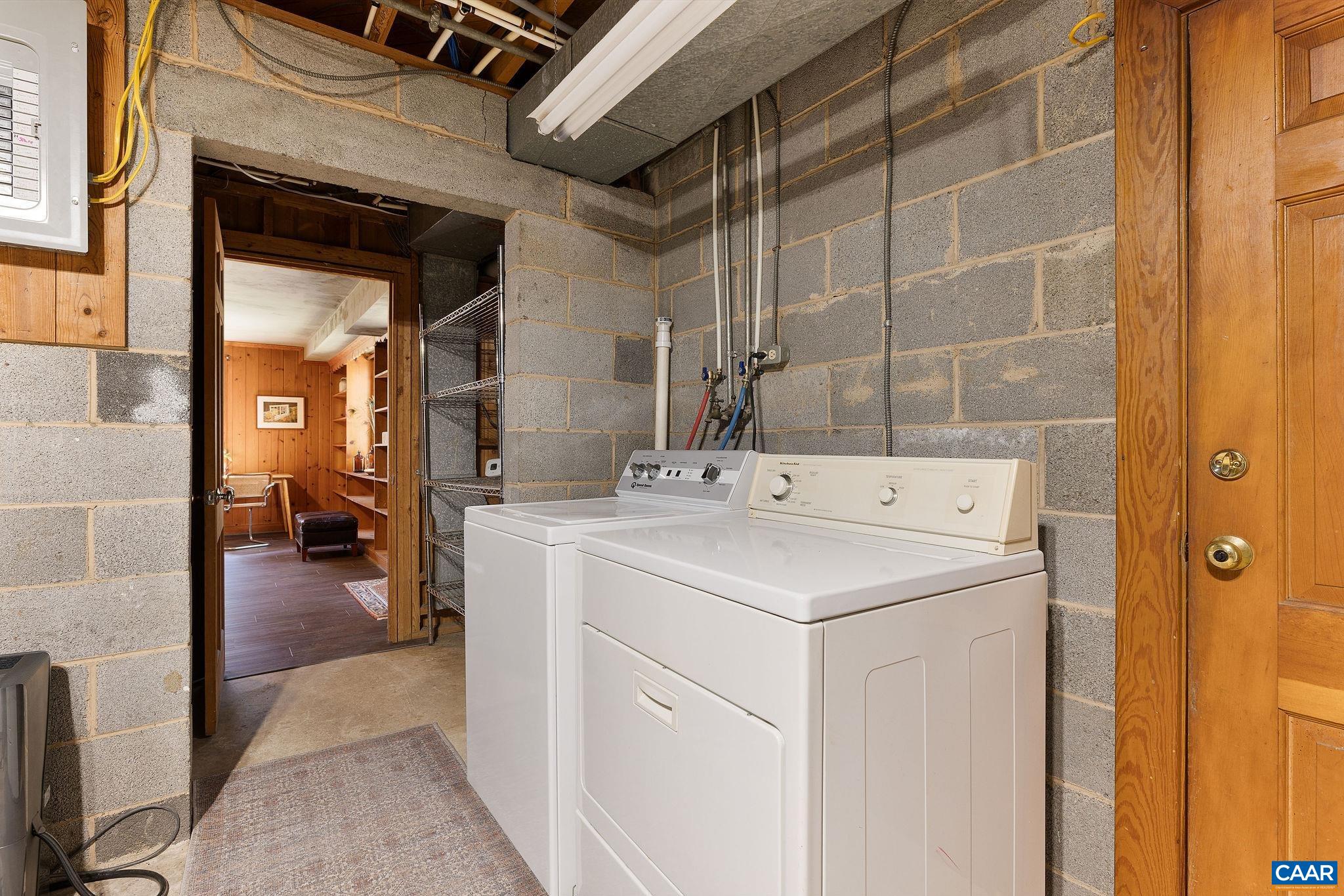 102 MEADOWBROOK CT