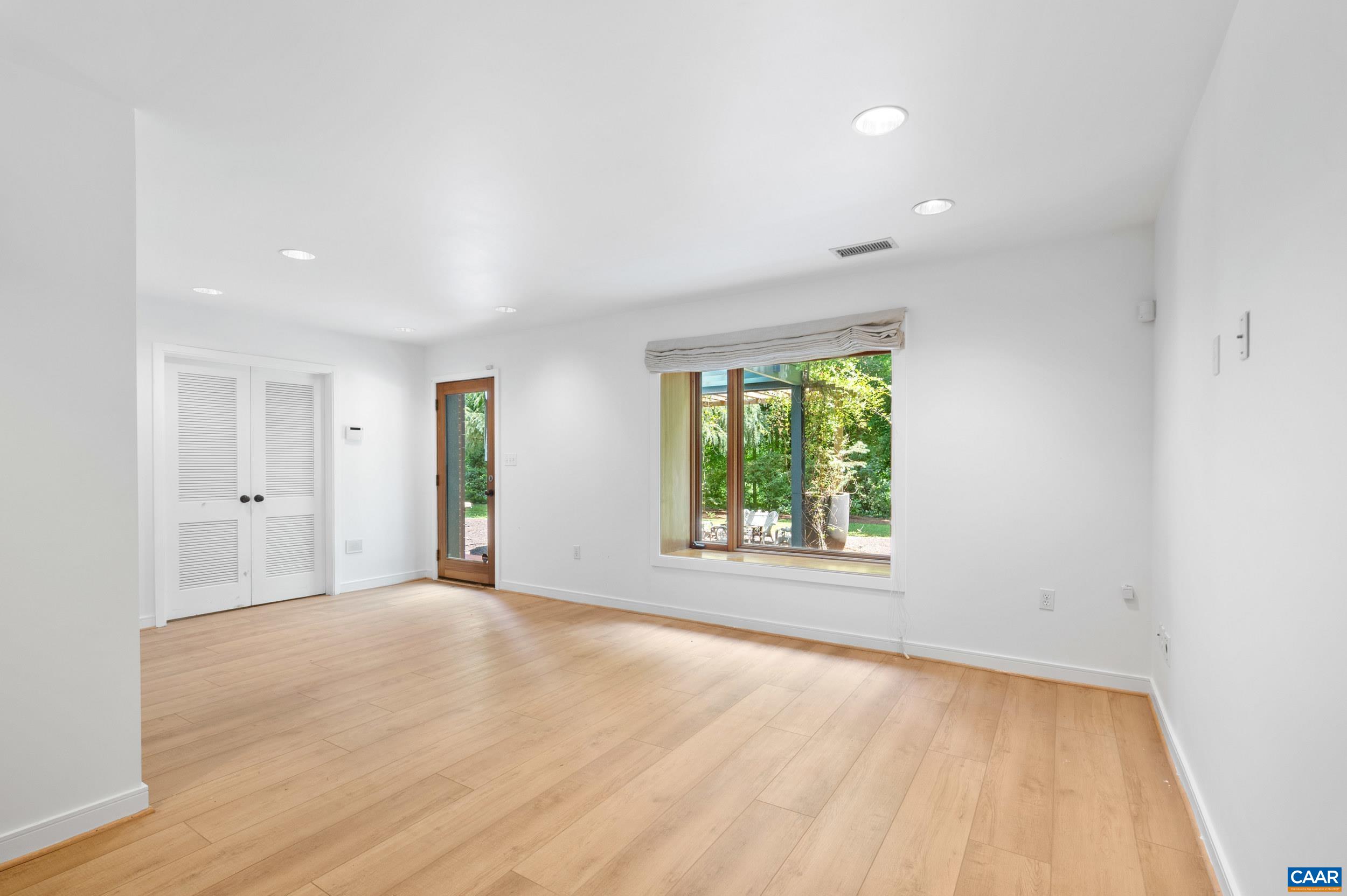 1933 BLUE RIDGE RD