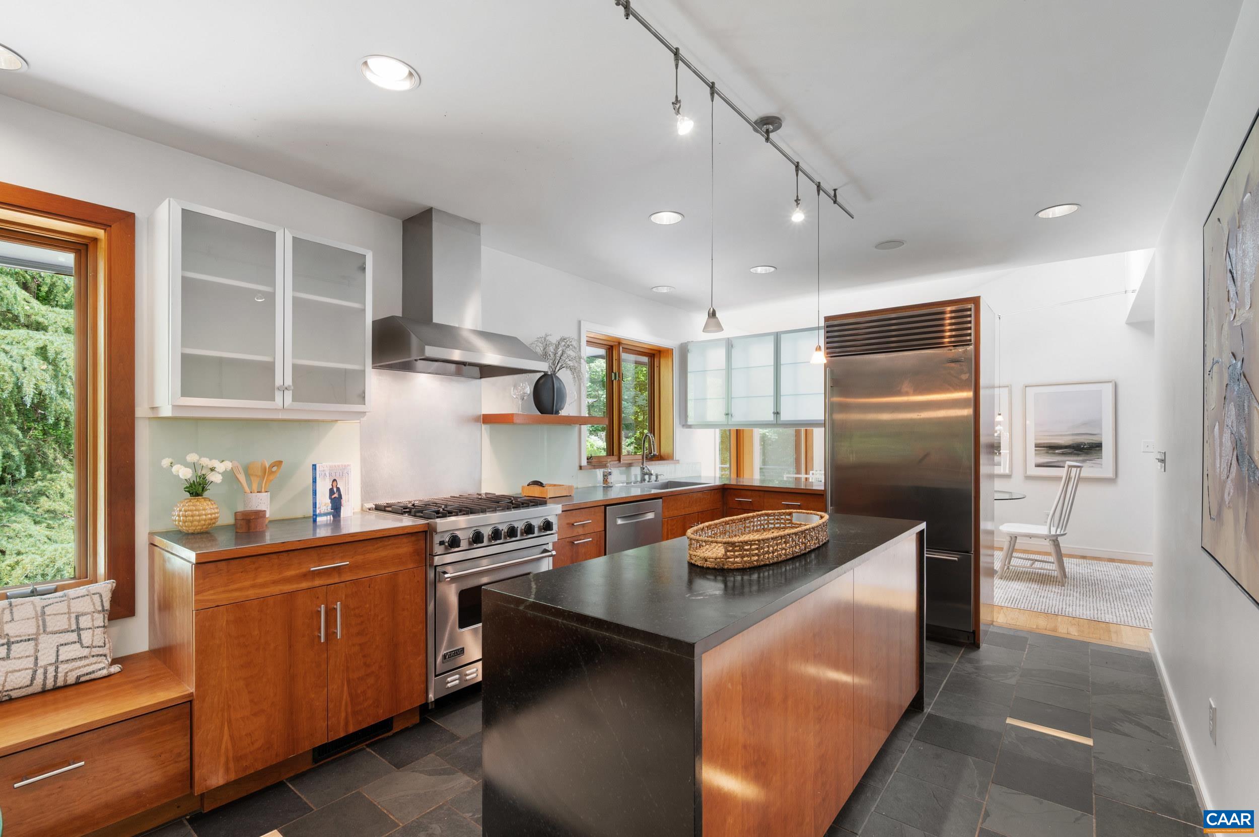 1933 BLUE RIDGE RD