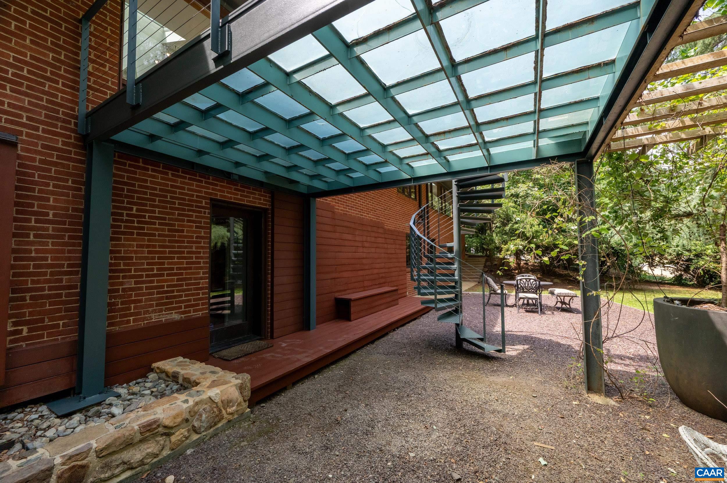 1933 BLUE RIDGE RD